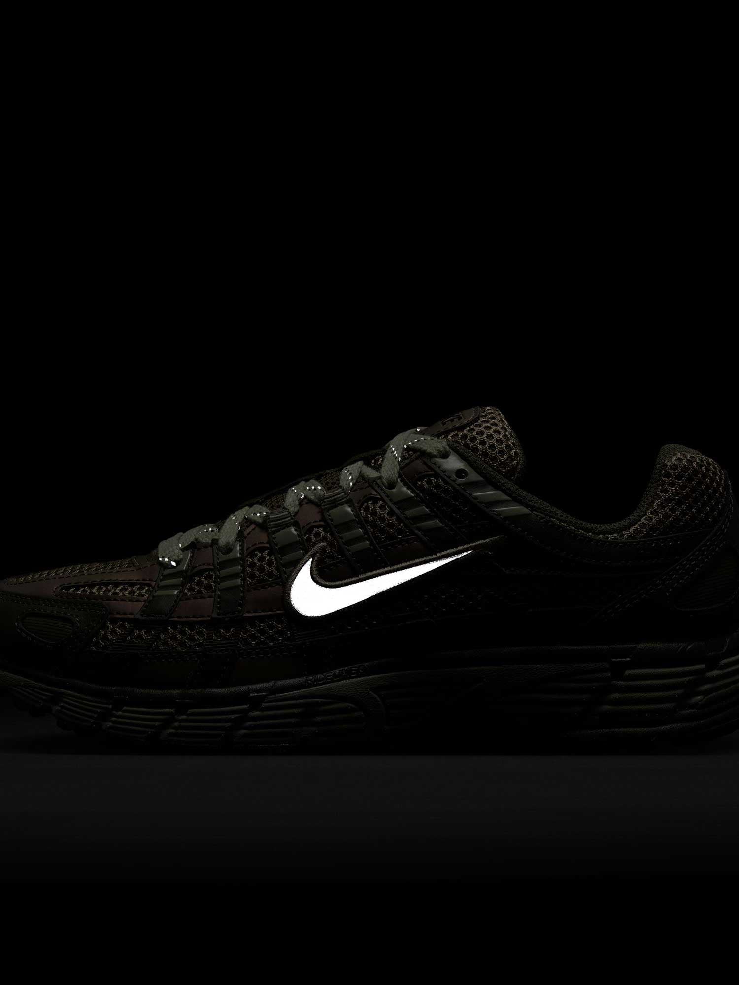 NIKE Обувки W P-6000 SE