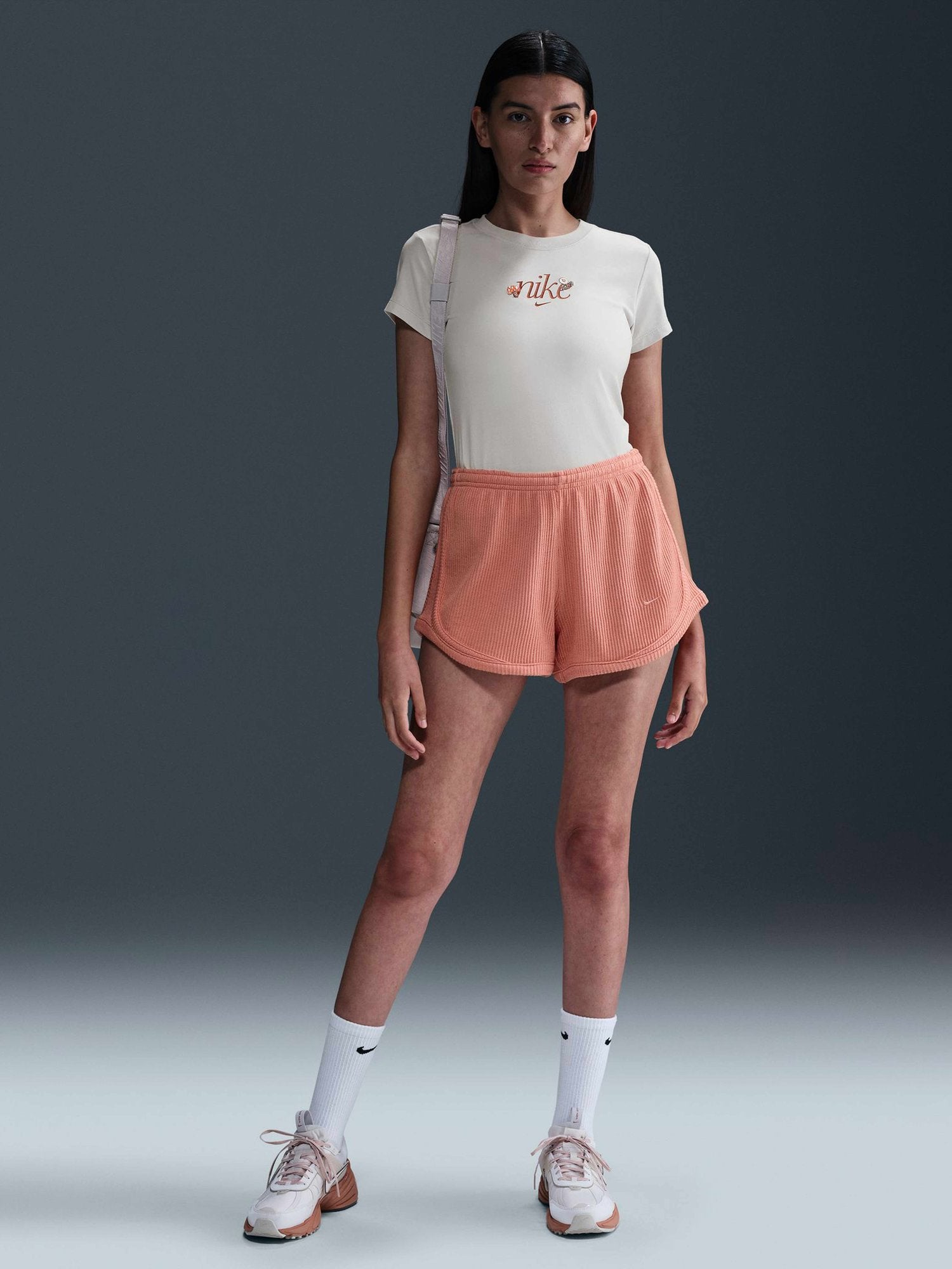 NIKE Тениска W NSW NK CHLL KNIT TEE EDAY