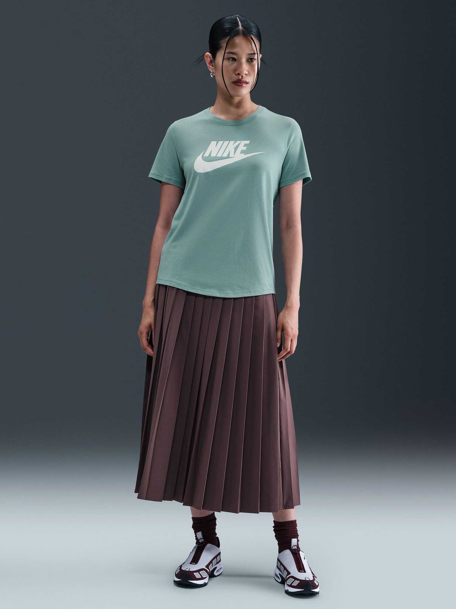 NIKE Тениска W NSW CLUB SS TEE ICN FTRA