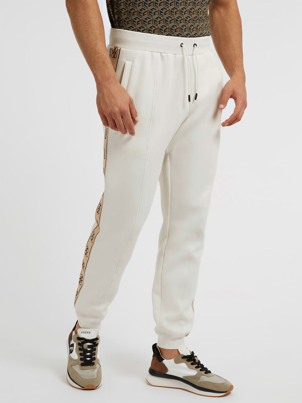 GUESS Спортно долнище MICKEY CUFF PANT