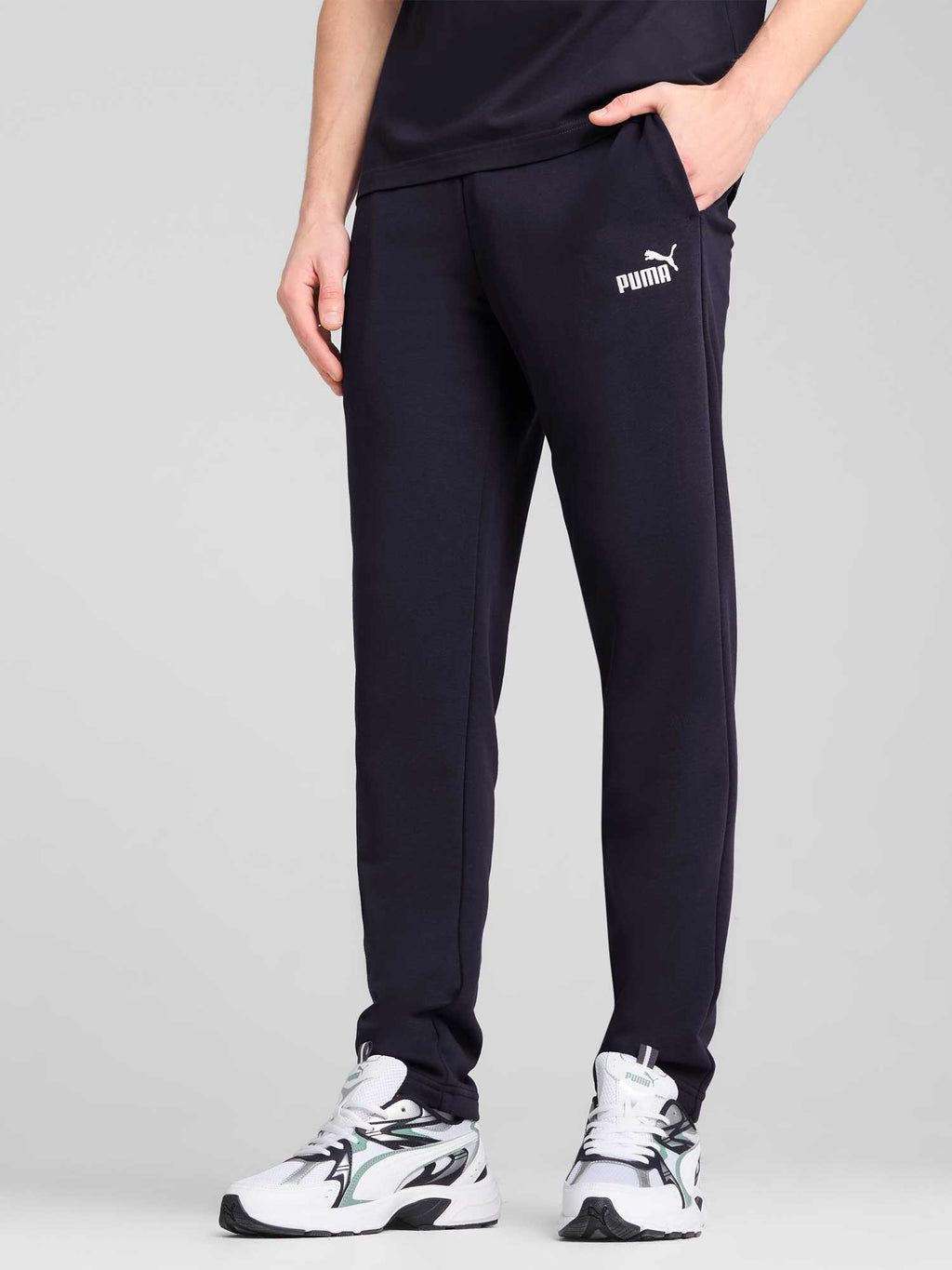 PUMA Спортно долнище ESS No. 1 Logo Sweatpants TR op