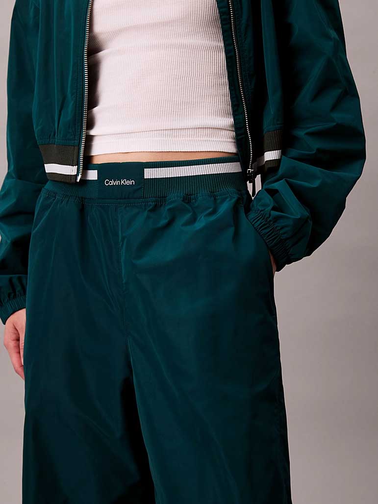 Calvin Klein Jeans Панталон TAFFETA LOGO WB TRACK PANT