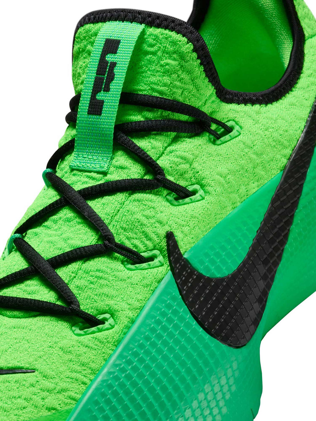 NIKE Обувки LEBRON TR 1