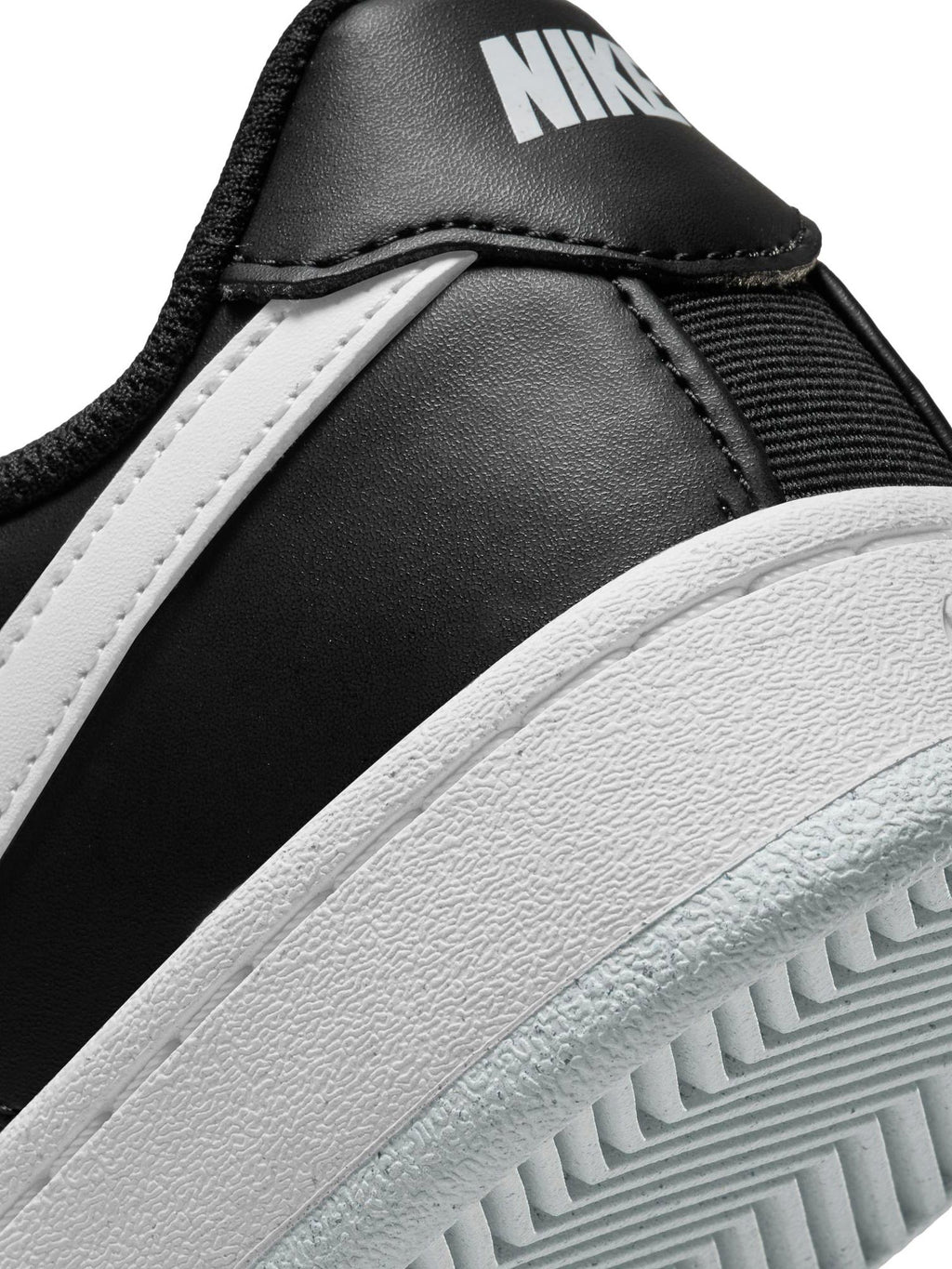 NIKE Обувки WMNS COURT ROYALE 2 NN