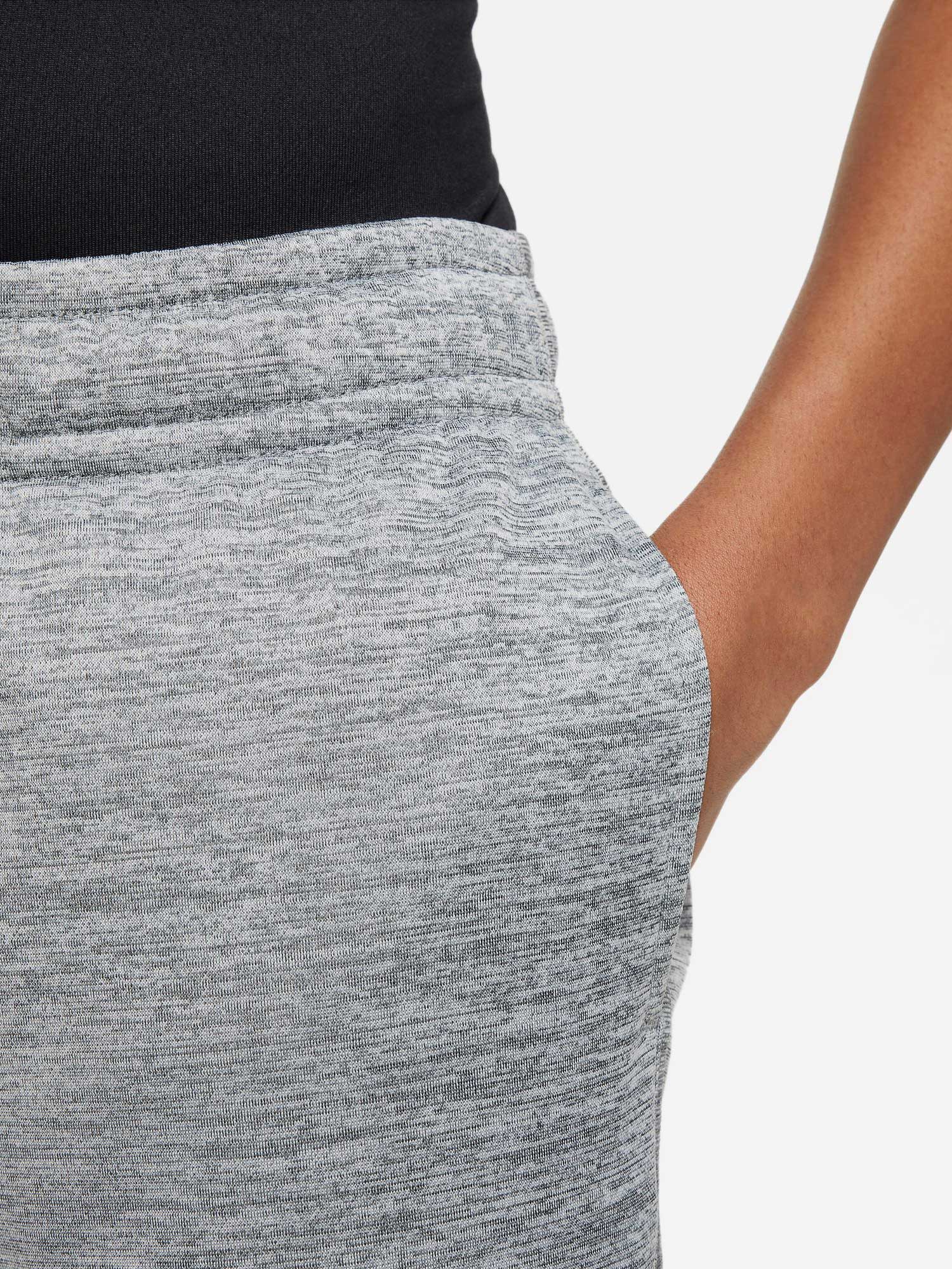 NIKE Спортно долнище B NK TF TAPER GFX 1
