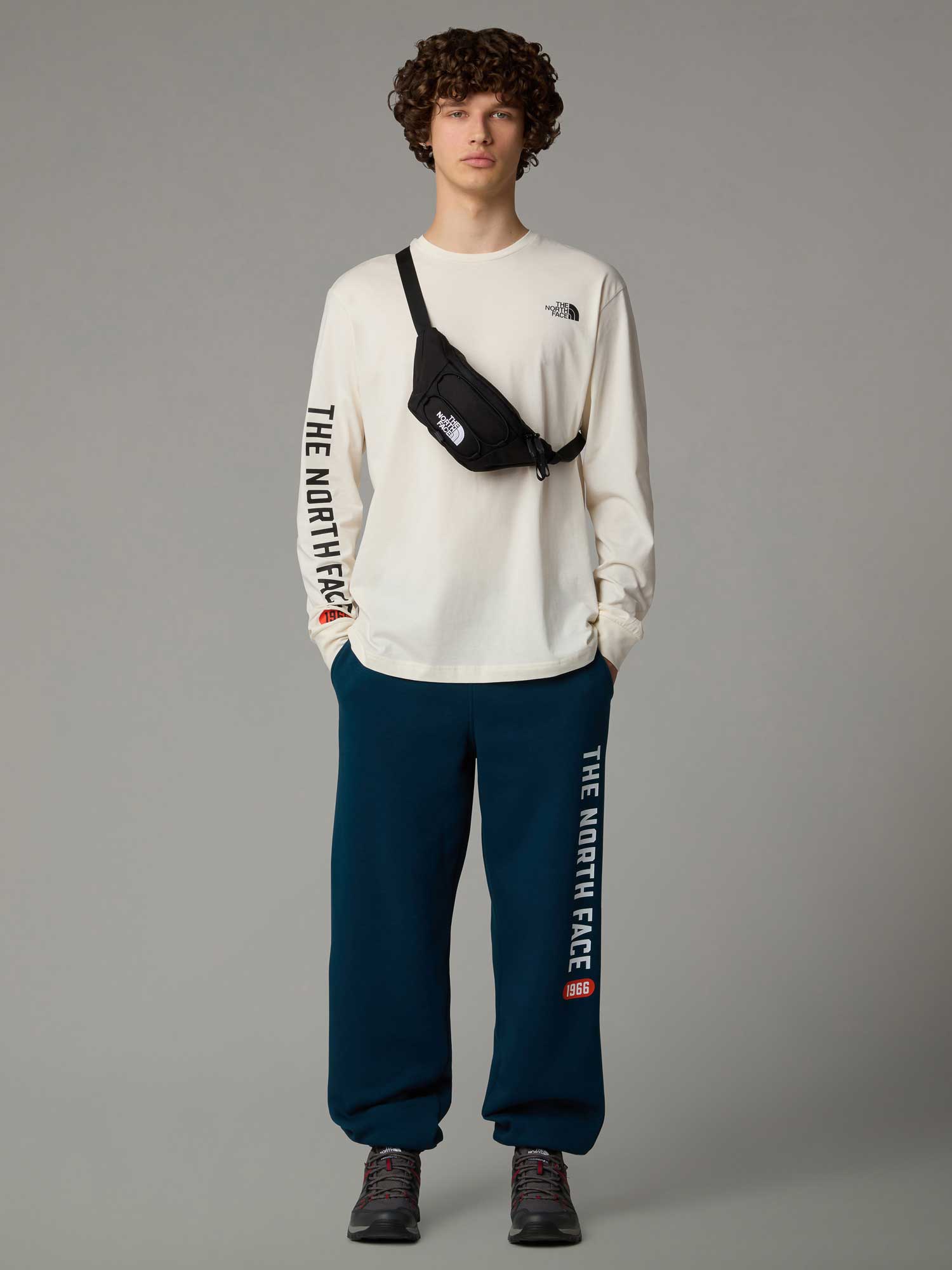 THE NORTH FACE Блуза M L\/S TEE VARSITY GRAPHIC