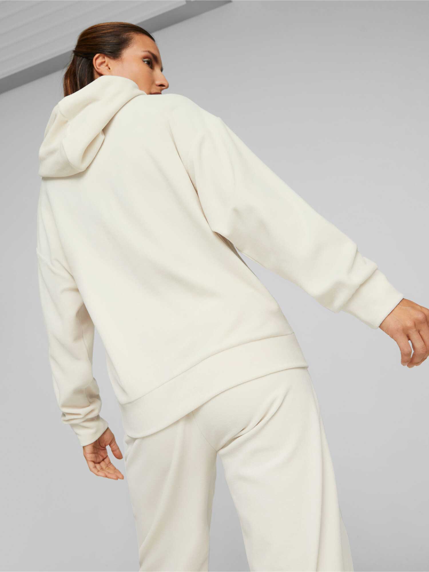 PUMA Суитшърт ESS ELEVATED Velour Hoodie