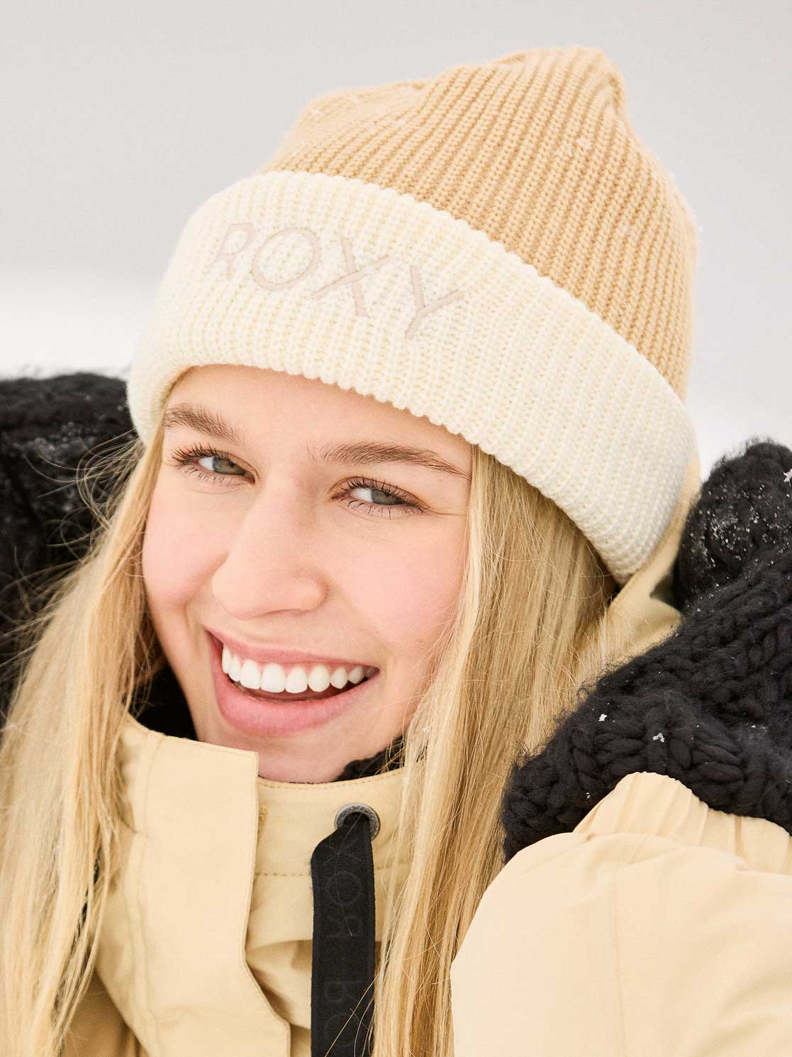 ROXY Шапка FREJA