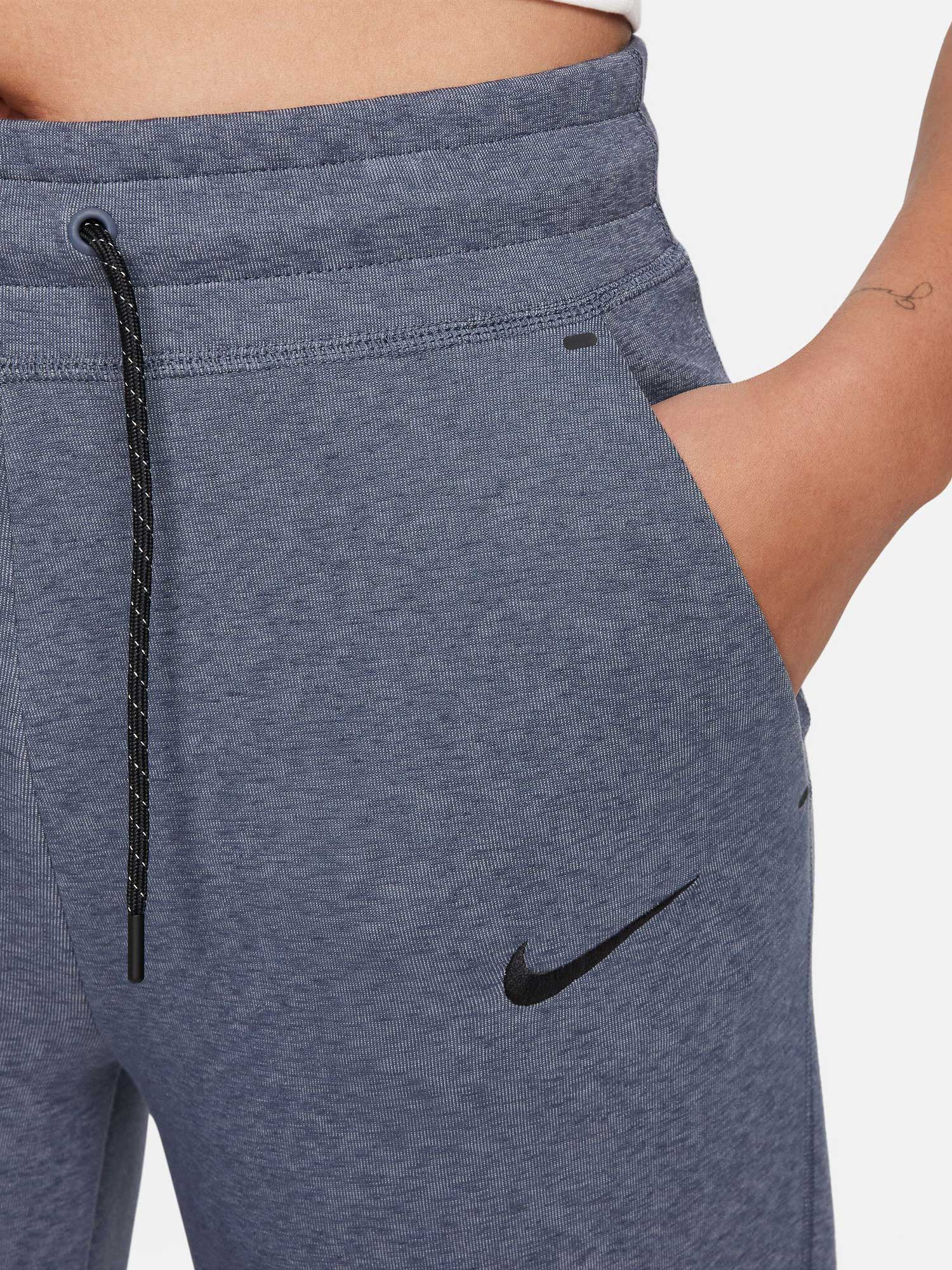 NIKE Спортно долнище FCB WNSW TCHFLC ESSNTLHRPNT 3R