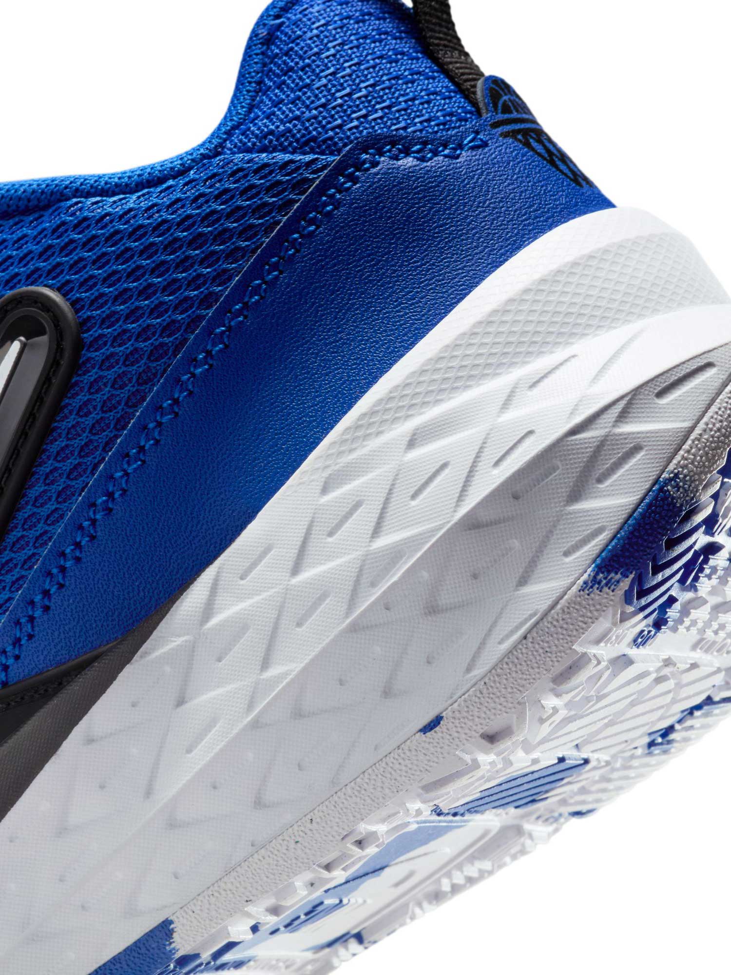 NIKE Обувки TEAM HUSTLE D 12 (GS)
