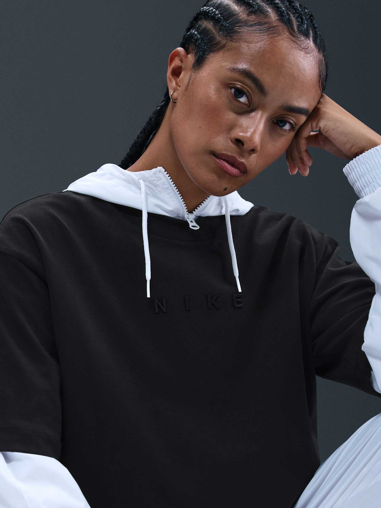 NIKE Тениска W NSW LUXE SS TEE RELAX