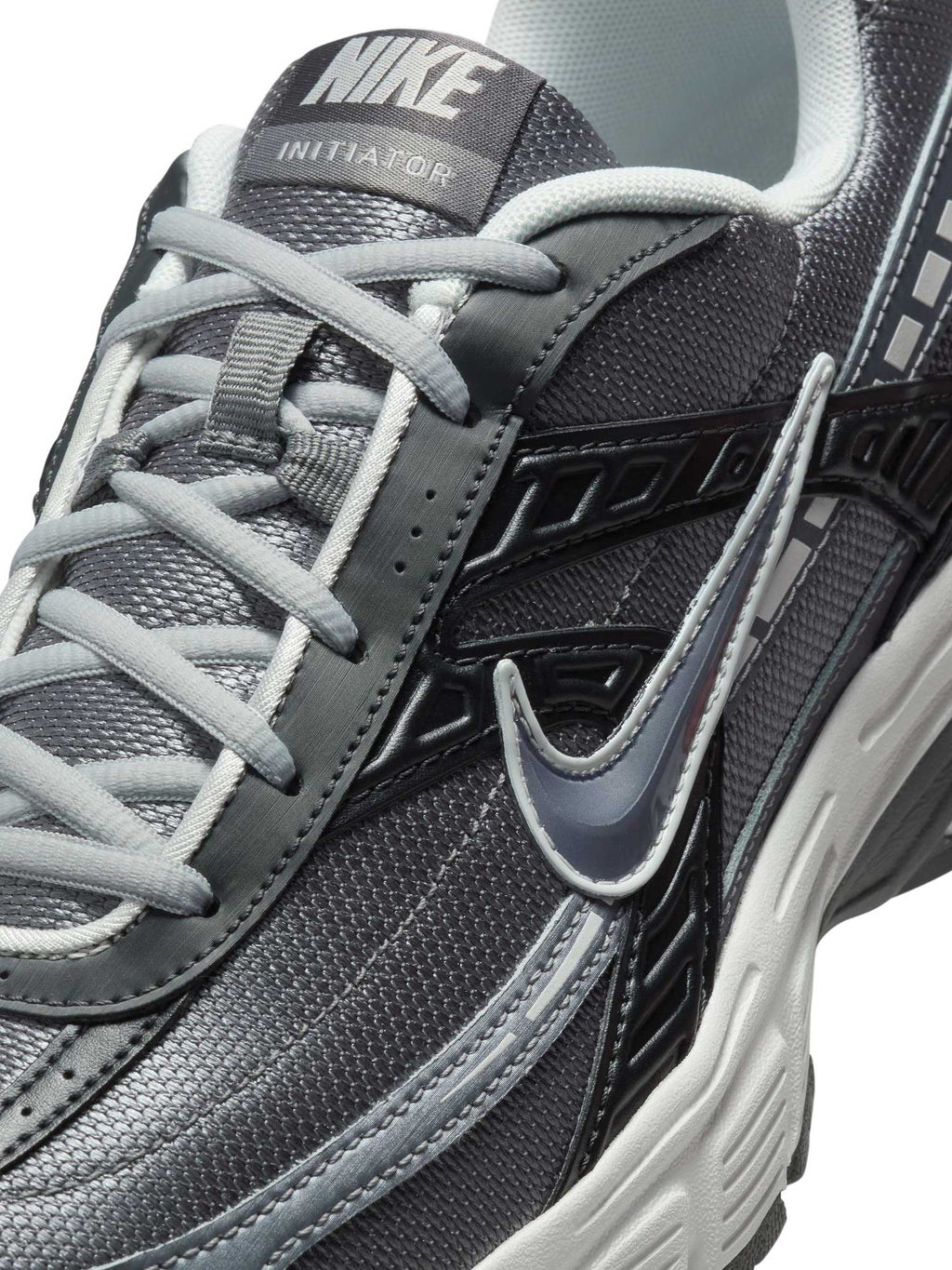 NIKE Обувки INITIATOR