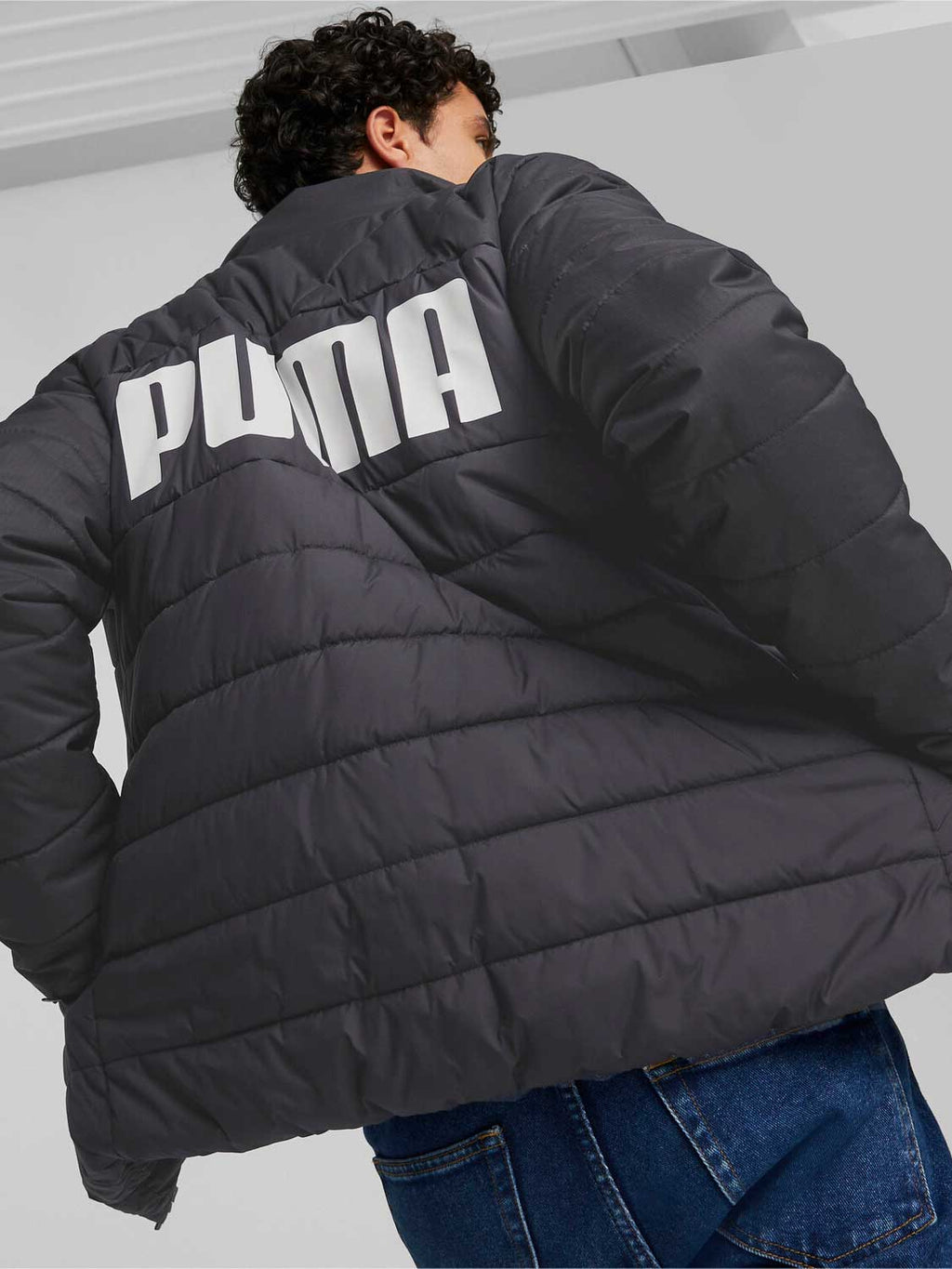 PUMA Яке ESS+ Padded