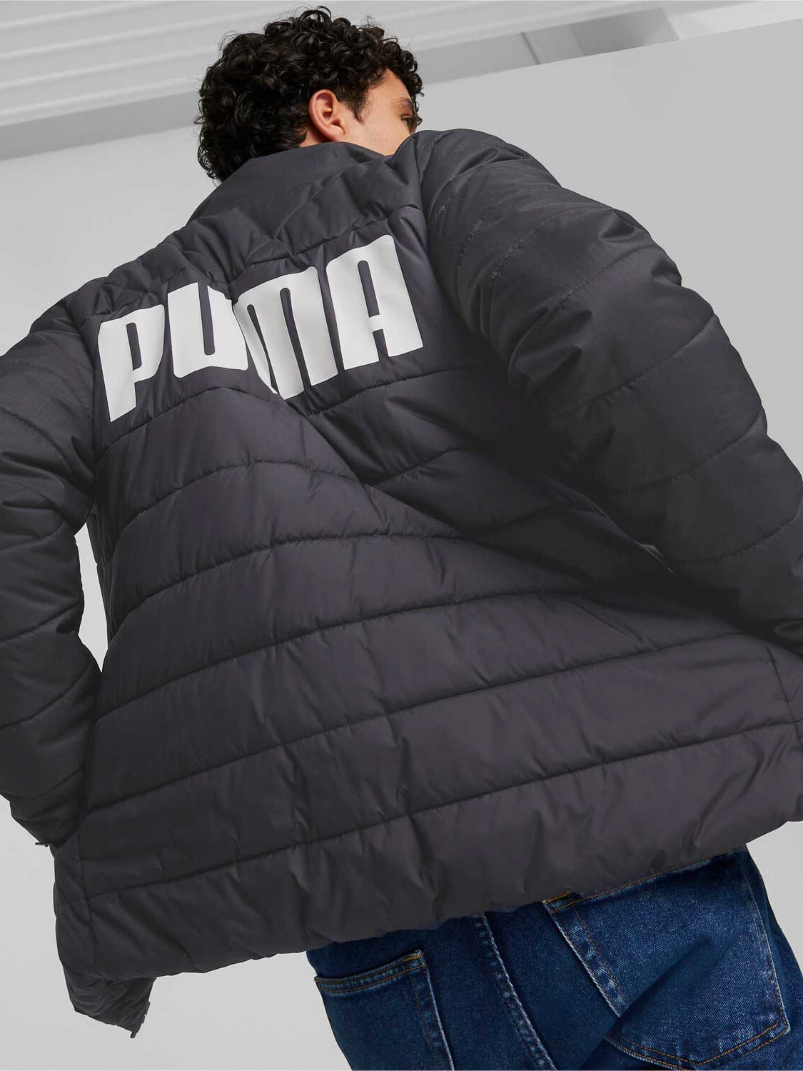 PUMA Яке ESS+ Padded