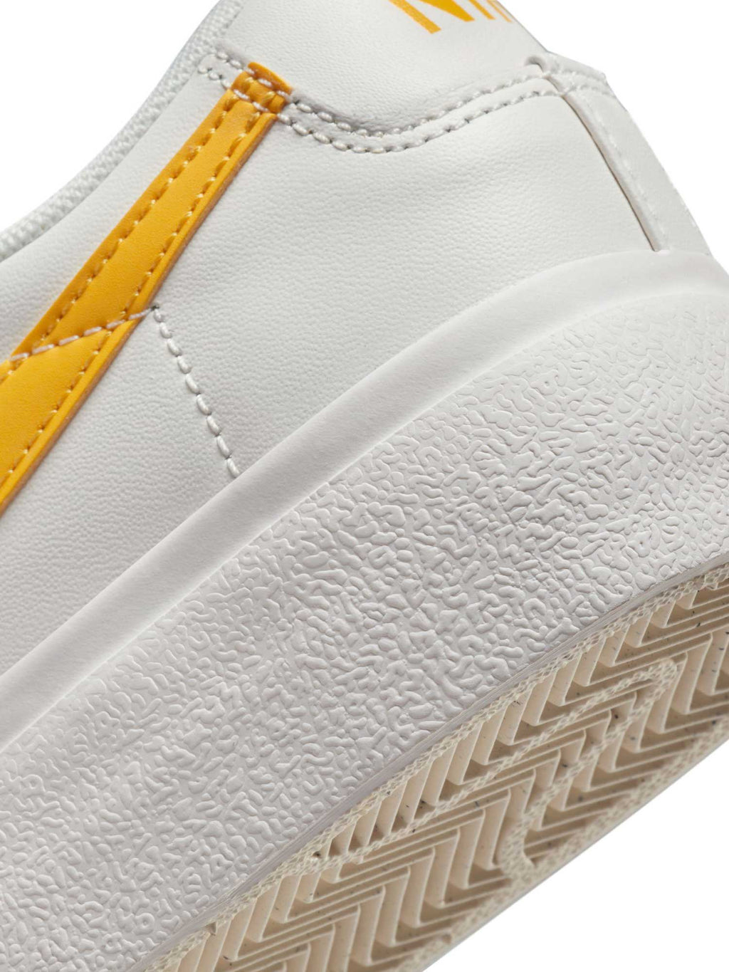 NIKE Обувки W BLAZER LOW PLATFORM