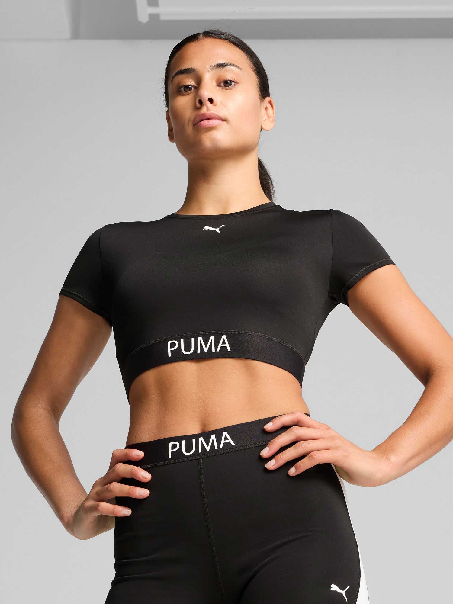 PUMA Тениска STRONG TEE - SHORT