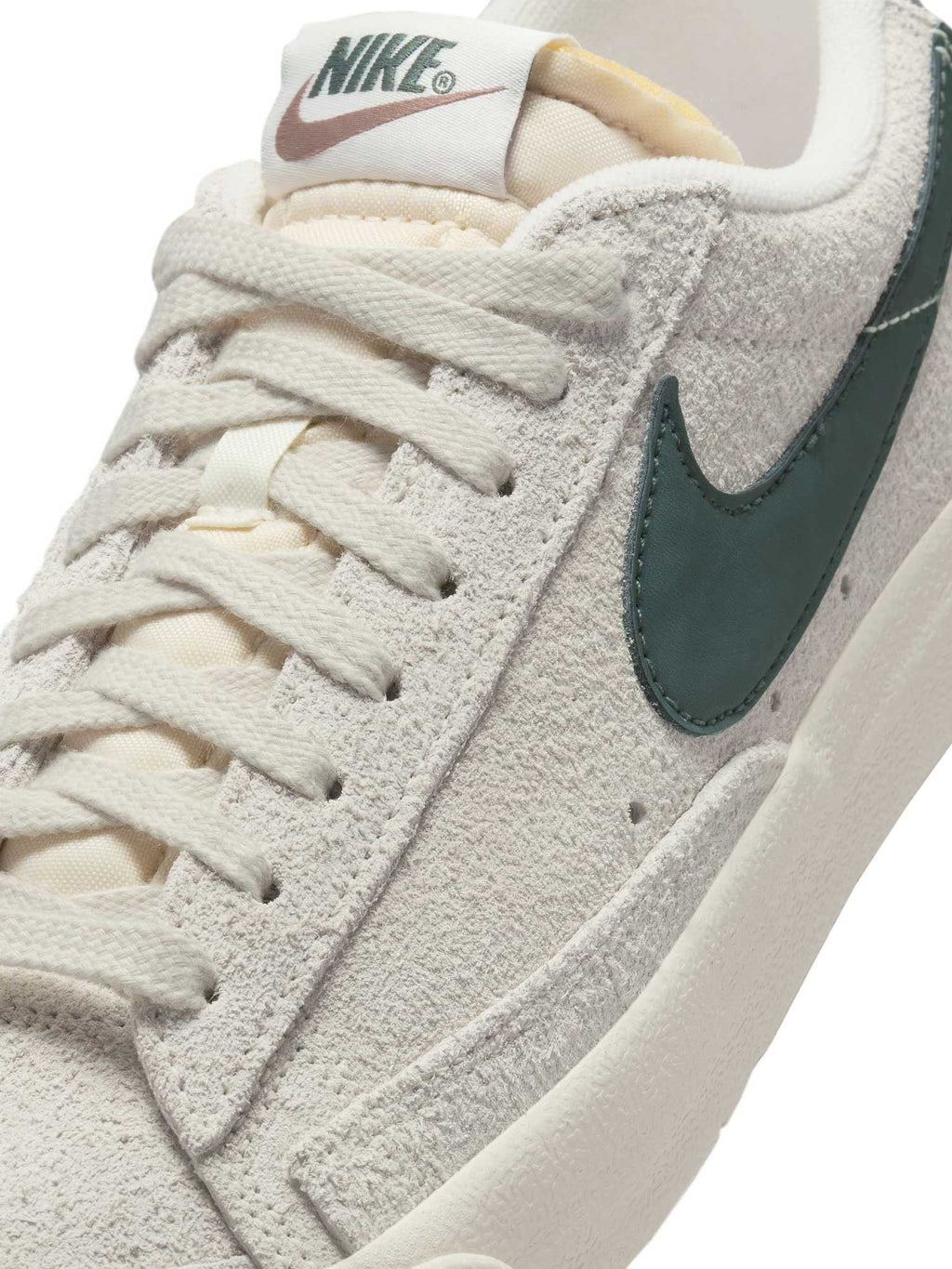 NIKE Обувки W BLAZER LOW 77 VNTG