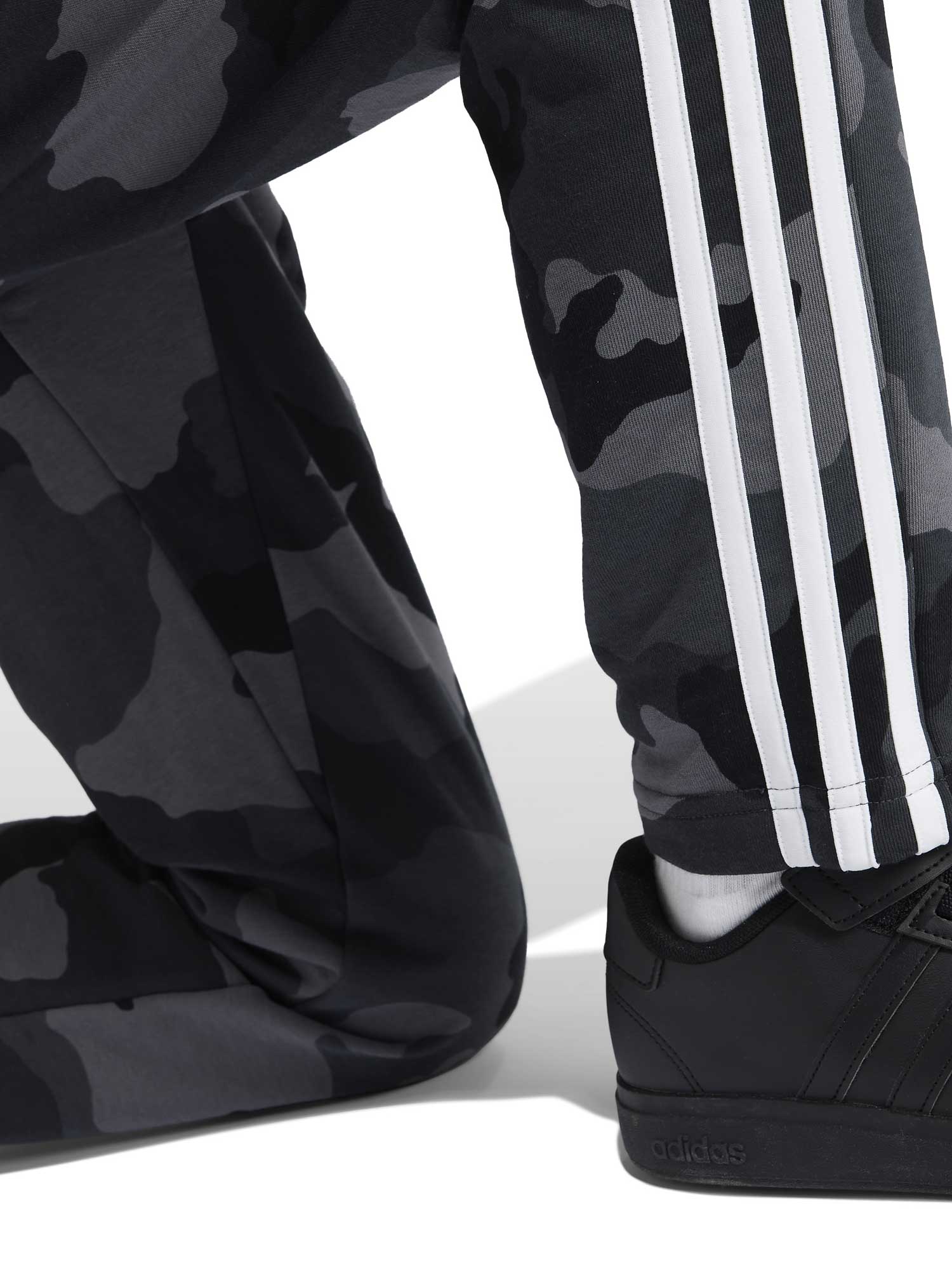 ADIDAS SPORTSWEAR Спортно долнище Essentials Allover Print