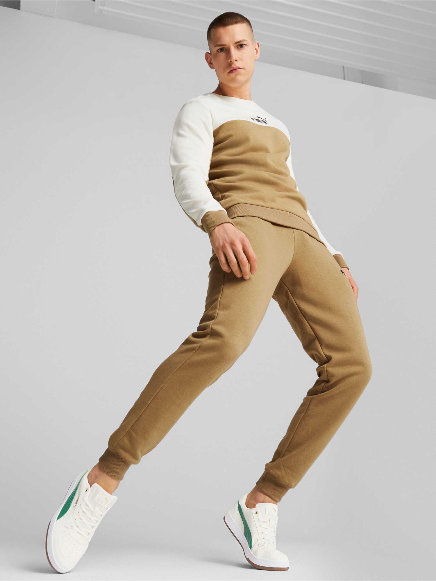 PUMA Спортно долнище ESS ELEVATED Sweatpants TR cl