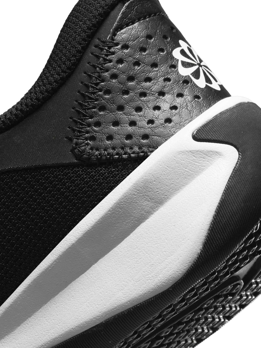 NIKE Обувки OMNI MULTI-COURT GS