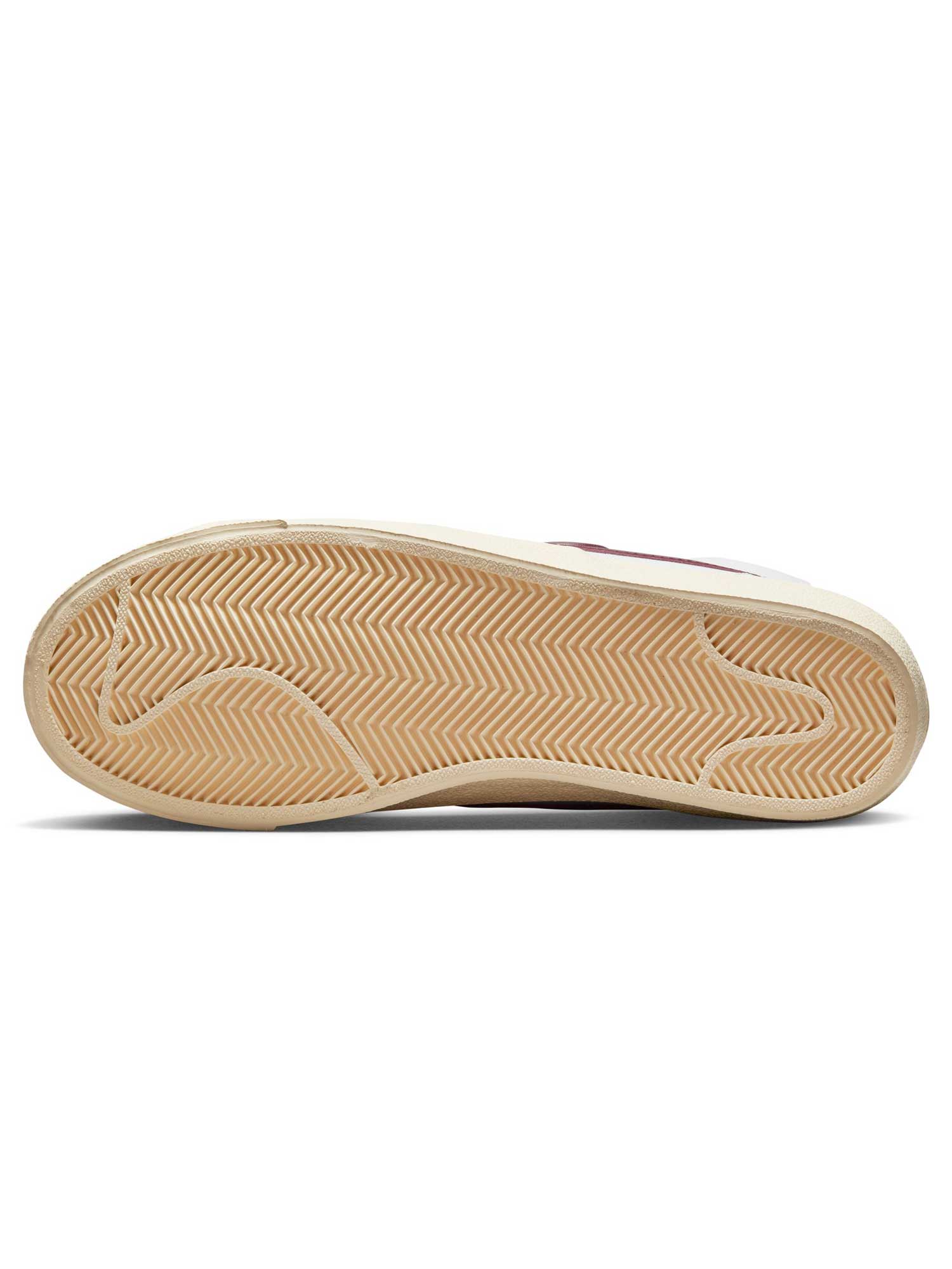 NIKE Обувки W BLAZER MID 77 SE