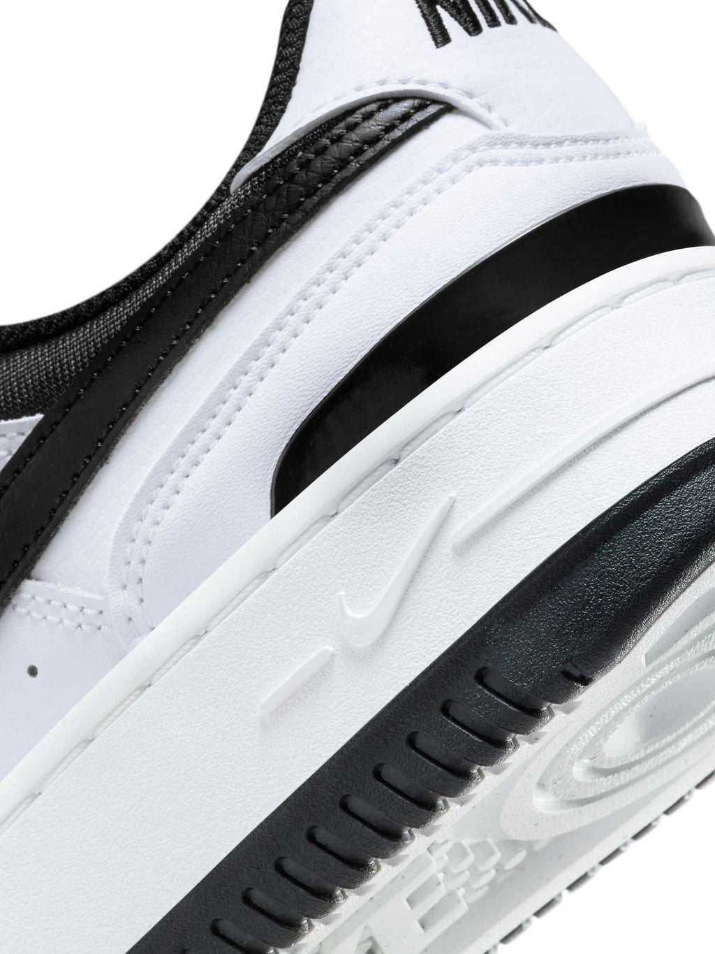 NIKE Обувки WMNS GAMMA FORCE