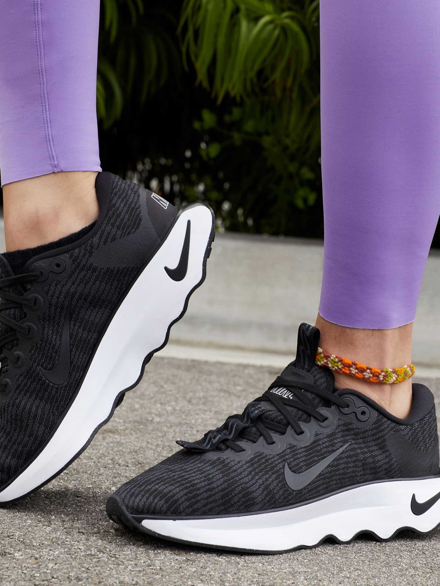 NIKE Обувки WMNS MOTIVA