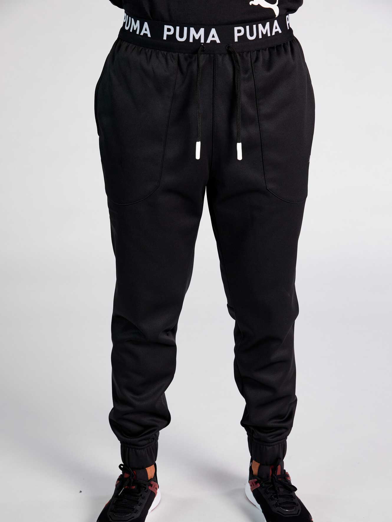 PUMA Спортно долнище TRAIN PWR FLEECE JOGGER