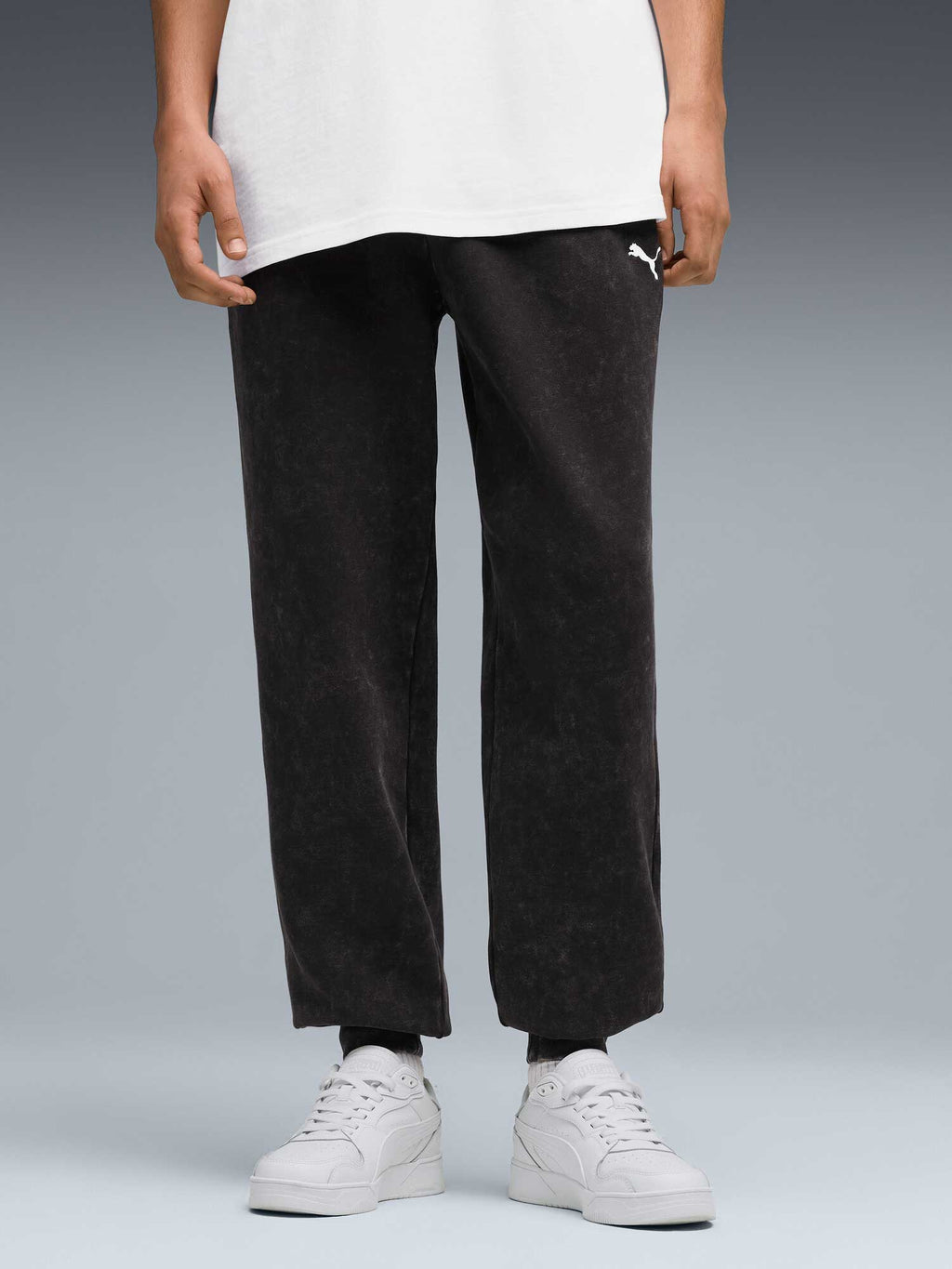 PUMA Спортно долнище ESS ELEVATED Relaxed Wash FL