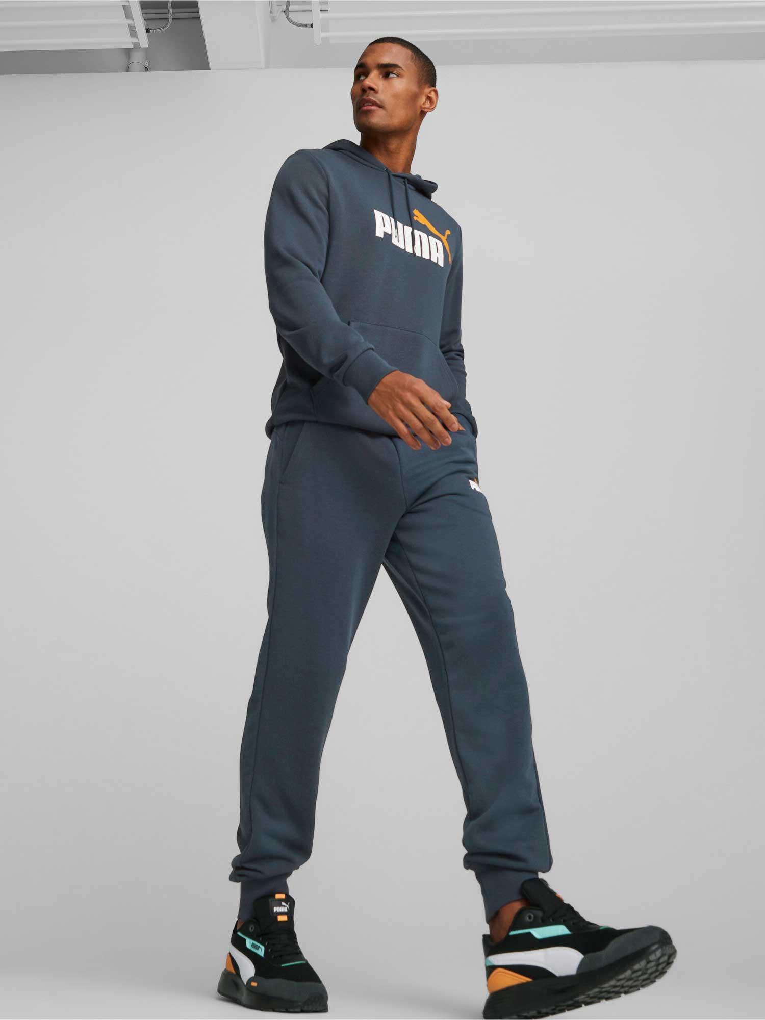 PUMA Спортно долнище ESS+ 2 Col Logo
