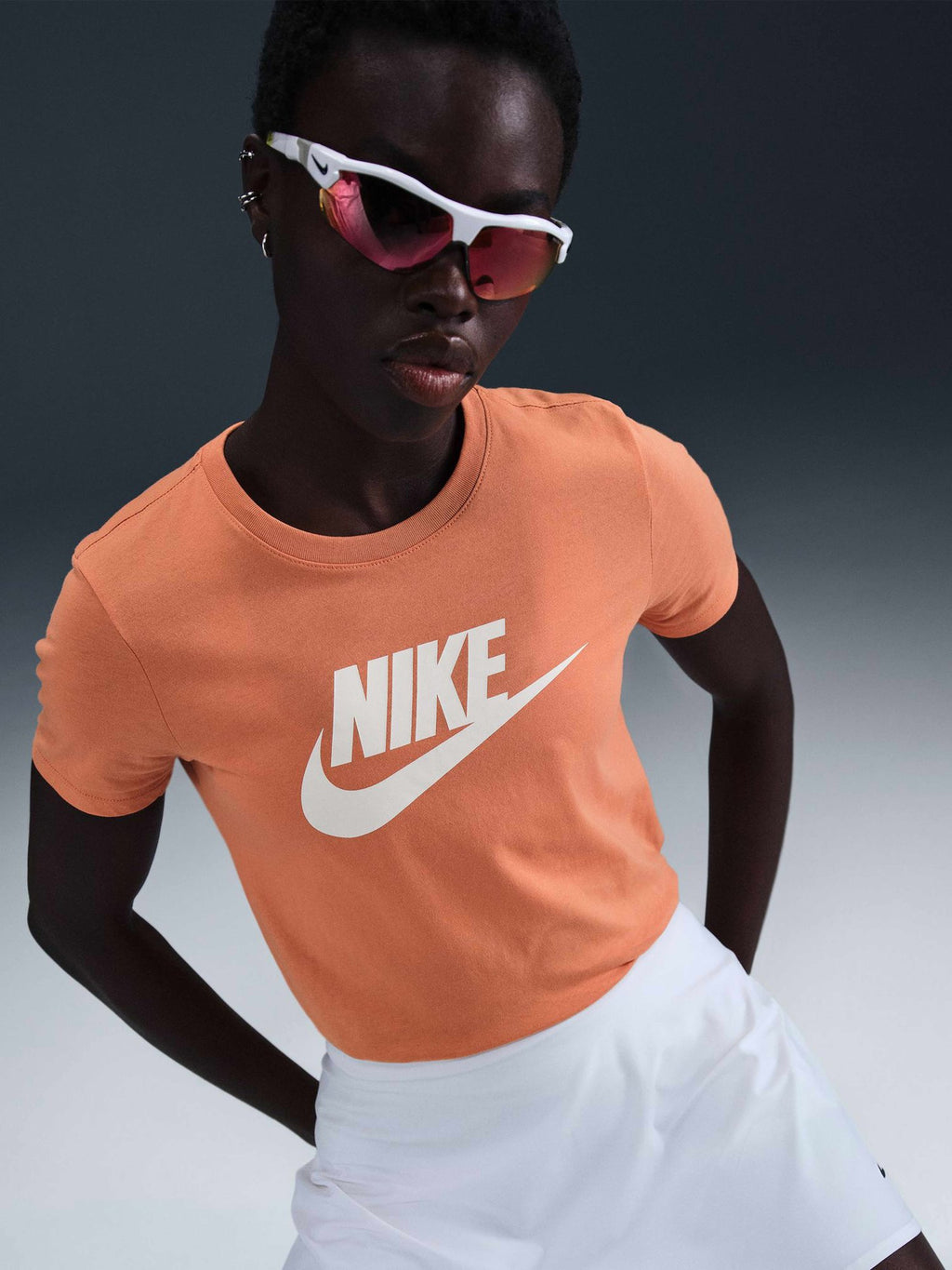 NIKE Тениска W NSW CLUB SS TEE ICN FTRA