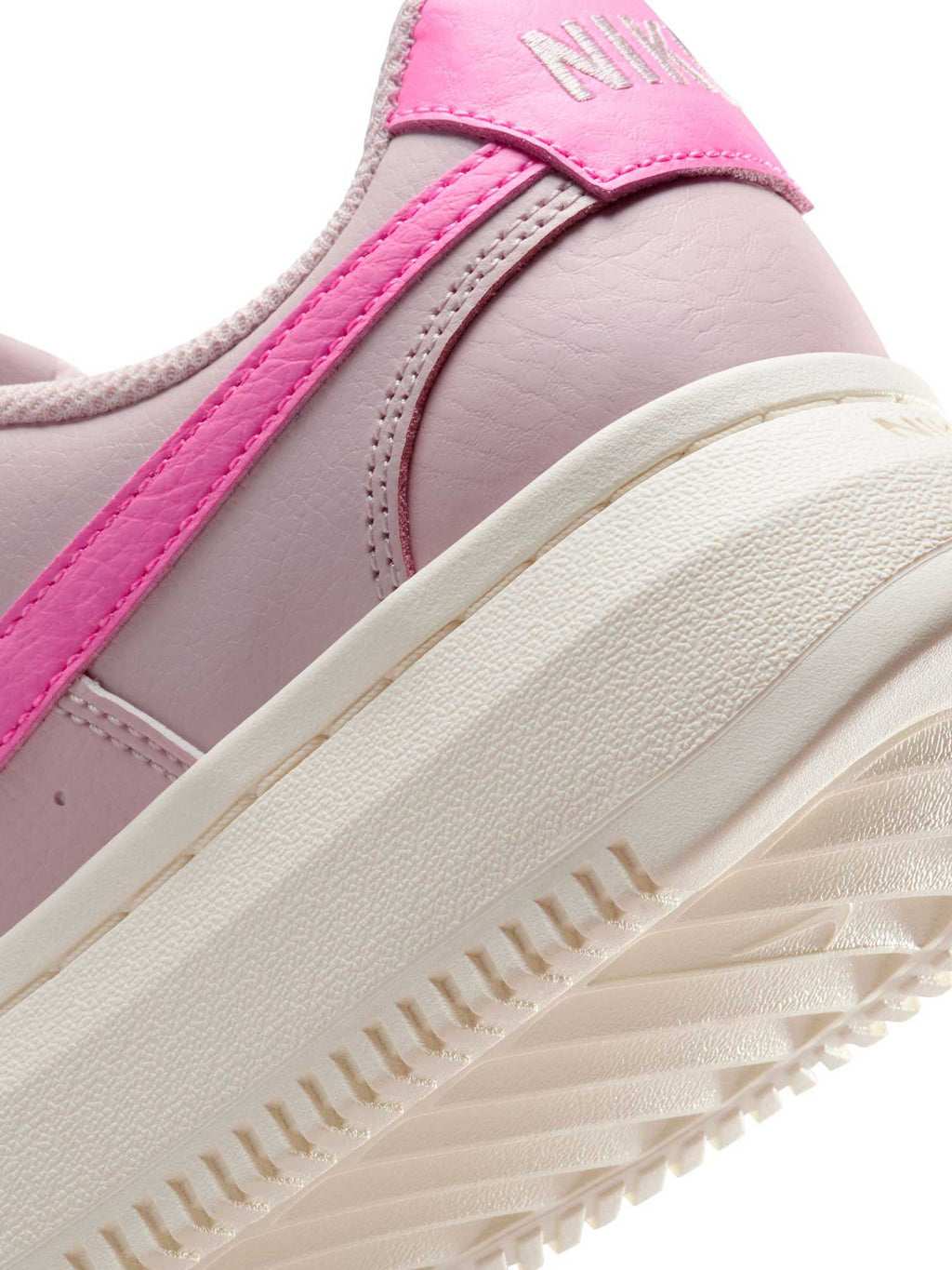 NIKE Обувки W COURT VISION ALTA LTR