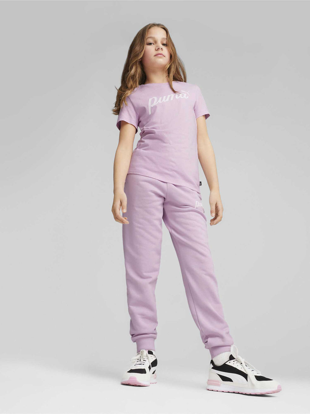 PUMA Спортно долнище ESS+ BLOSSOM Sweatpants G