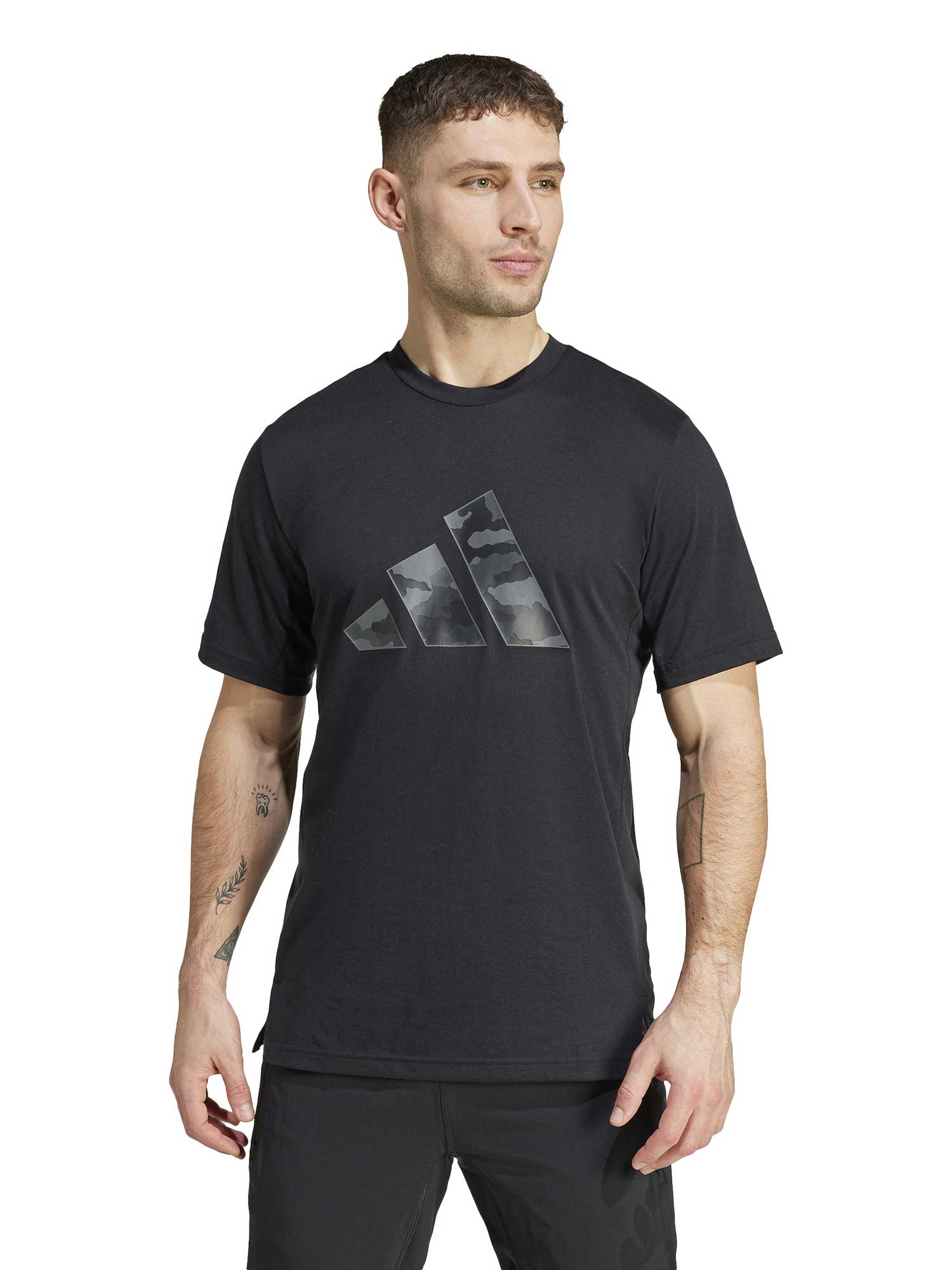 ADIDAS PERFORMANCE Тениска Train Essentials Camo Graphic Logo
