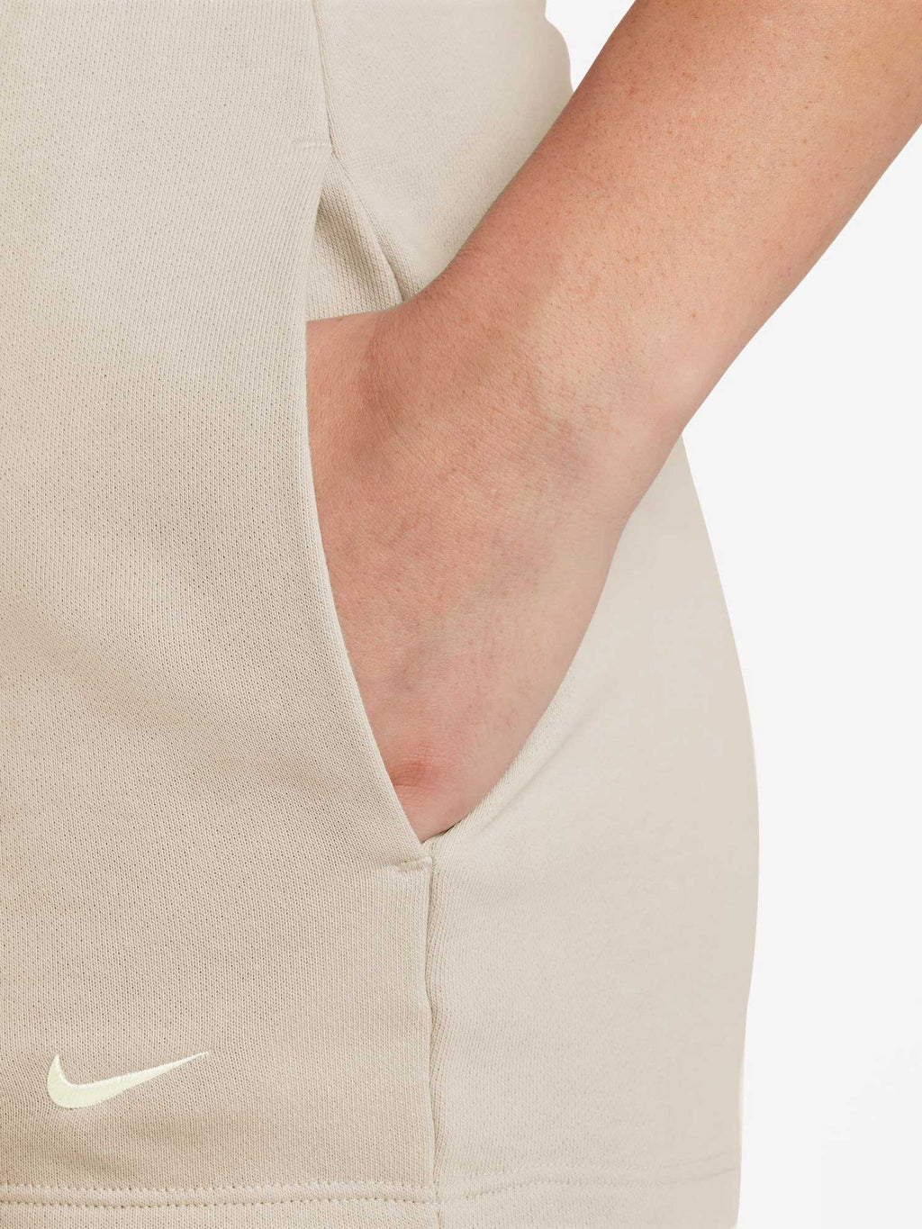 NIKE Къси панталони W NSW NK CHLL FT HR 2IN SHORT