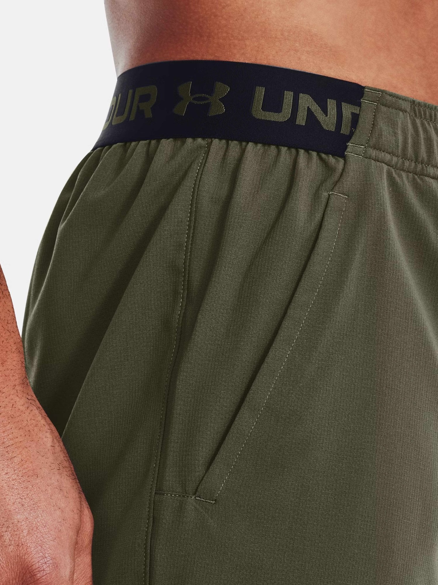 UNDER ARMOUR Къси панталони Vanish Woven 6in Shorts