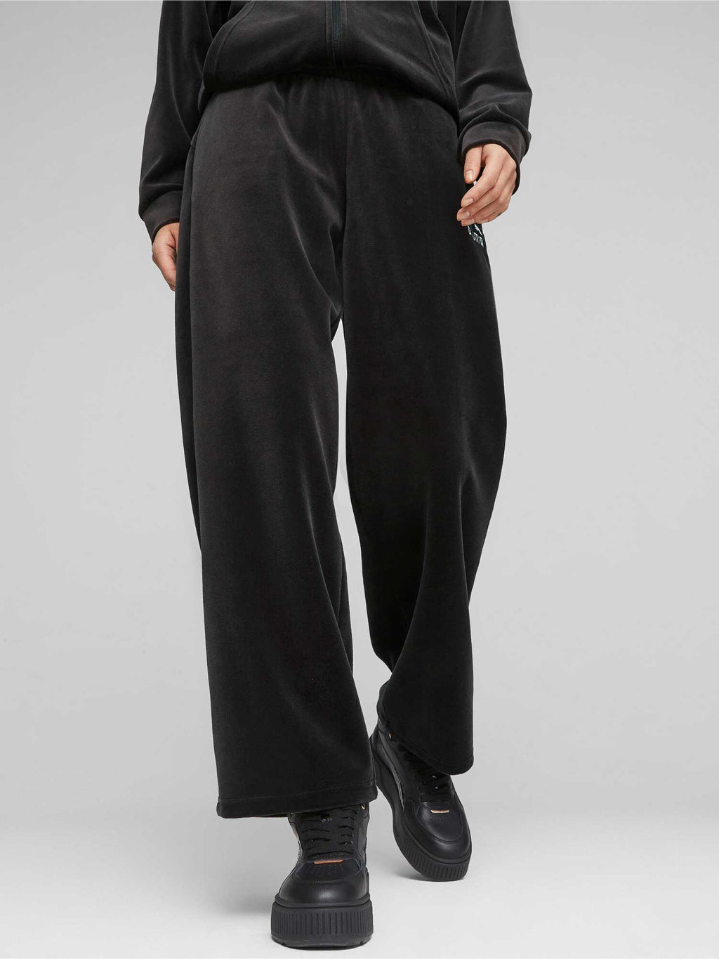 PUMA Спортно долнище ESS ELEVATED Velour Straight Pants