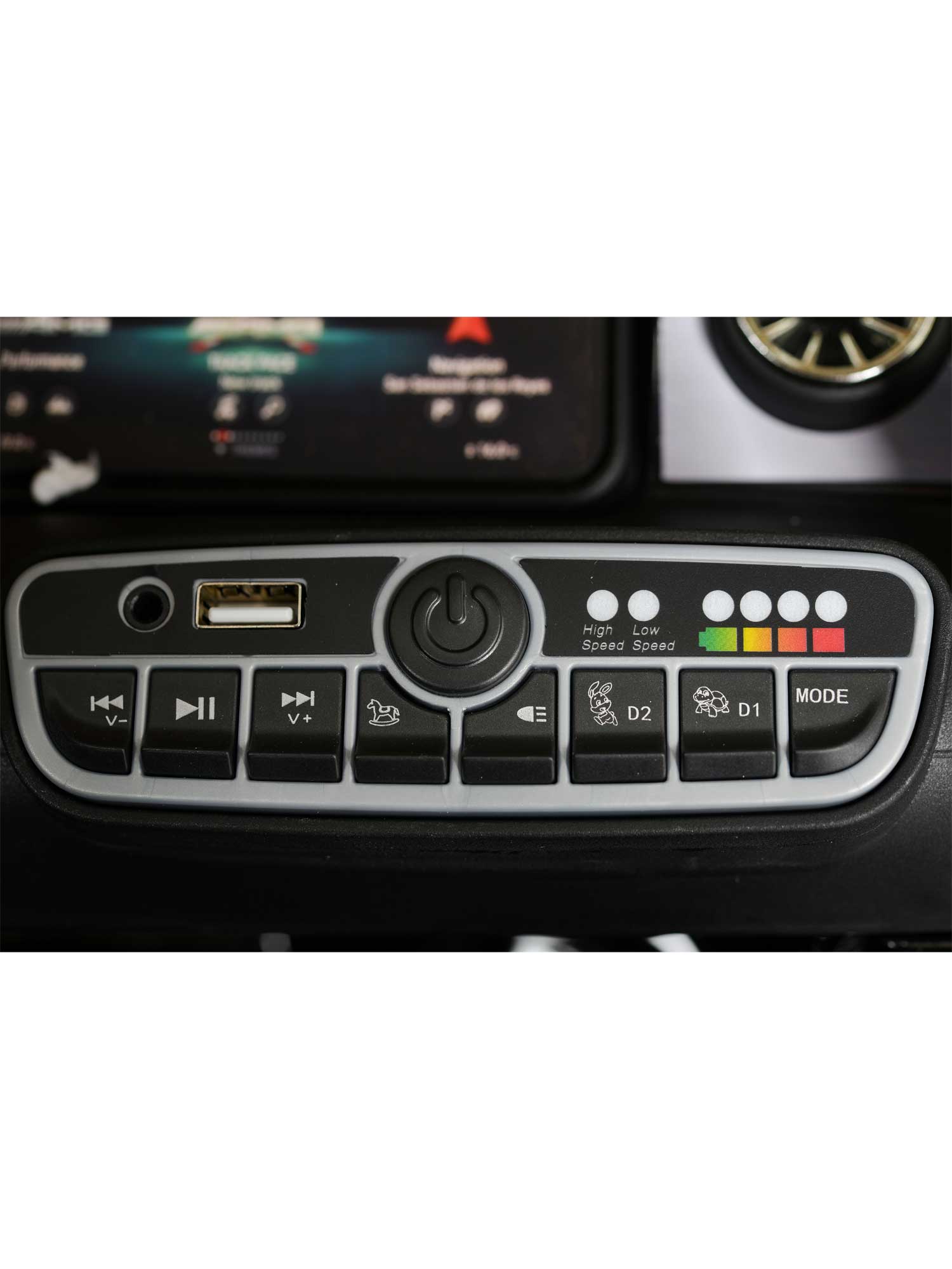 MONI Акумулаторна кола Mercedes-AMG CLA 45