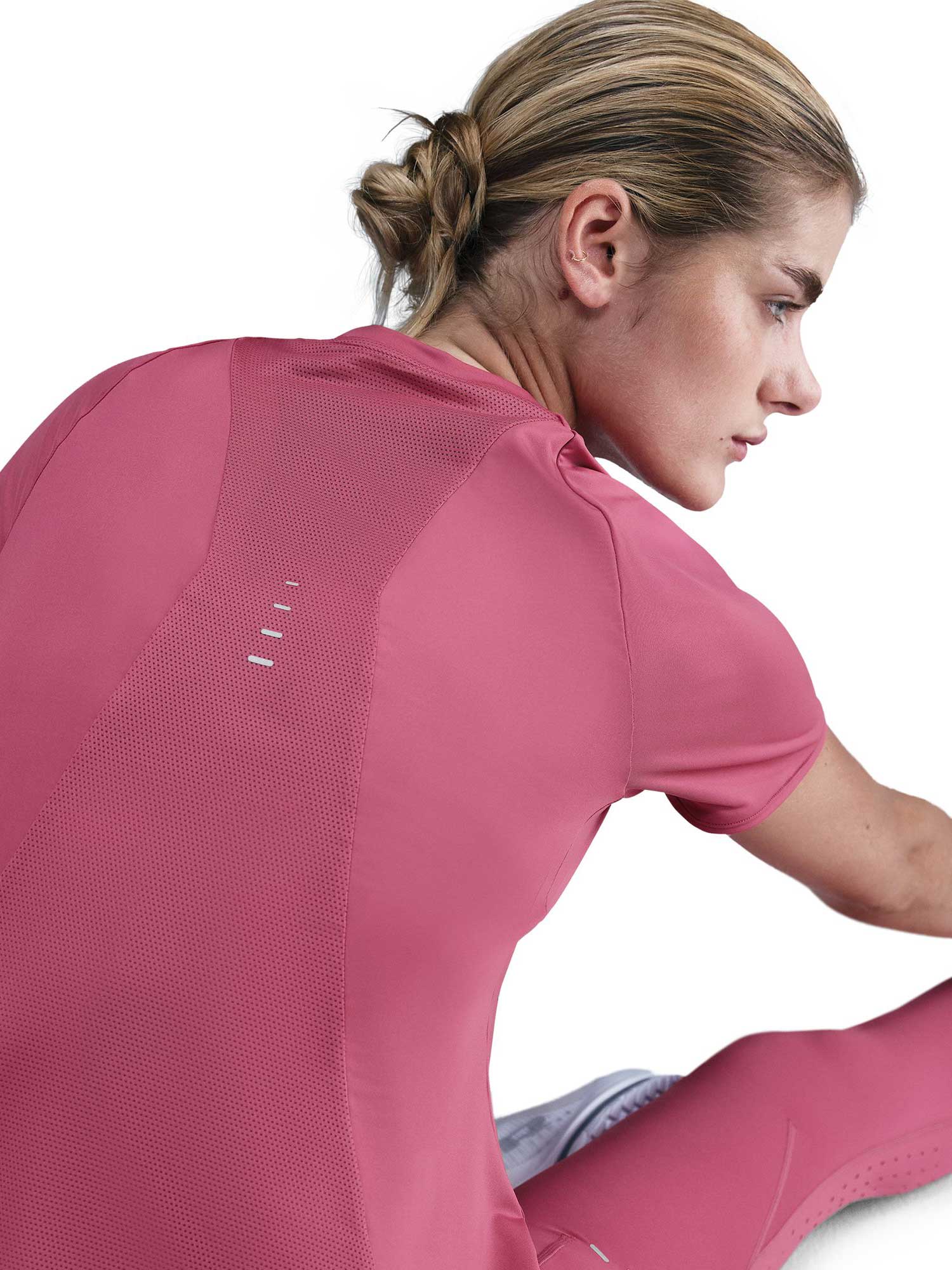 NIKE Тениска W NK SWIFT DF SS TOP