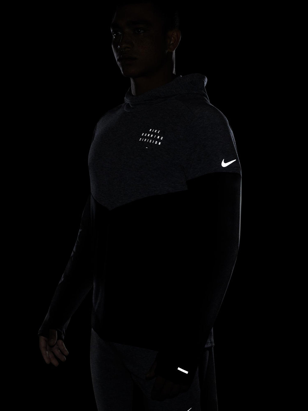 NIKE Блуза M TF ELMNT RDVN HOOD