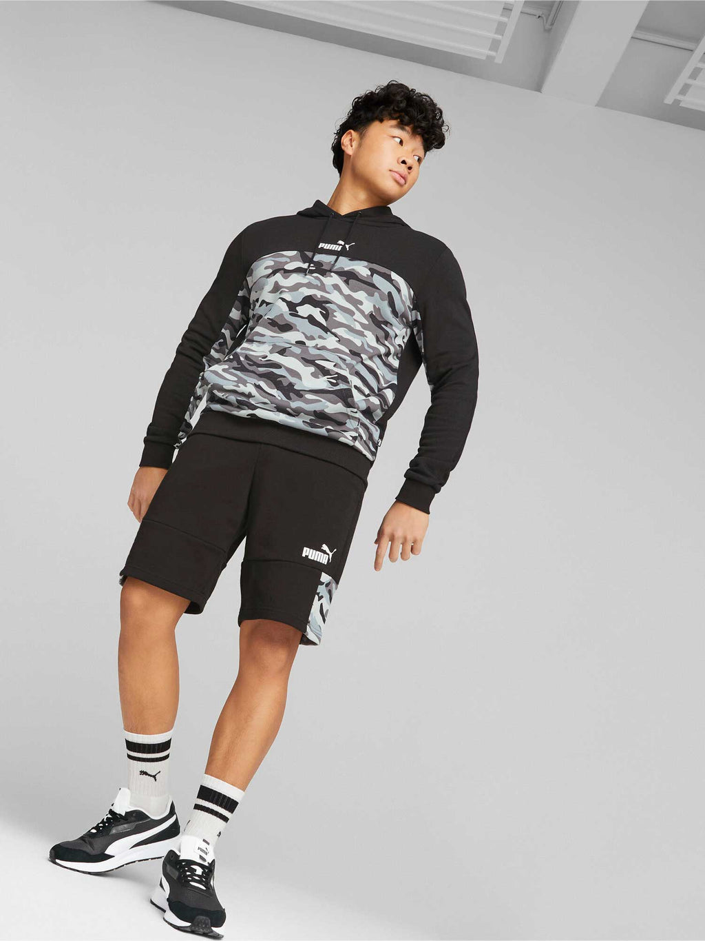 PUMA Къси панталони ESS BLOCK CAMO 10' TR
