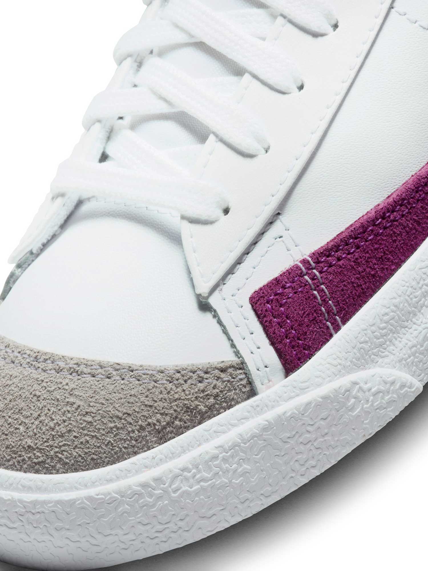 NIKE Обувки W BLAZER MID 77