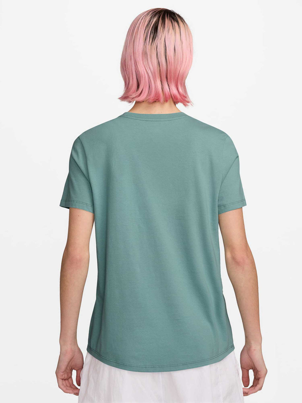 NIKE Тениска W NSW CLUB SS TEE ICN FTRA