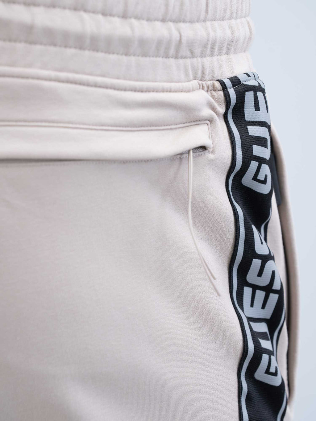 GUESS Спортно долнище NEW ARLO LONG PANT