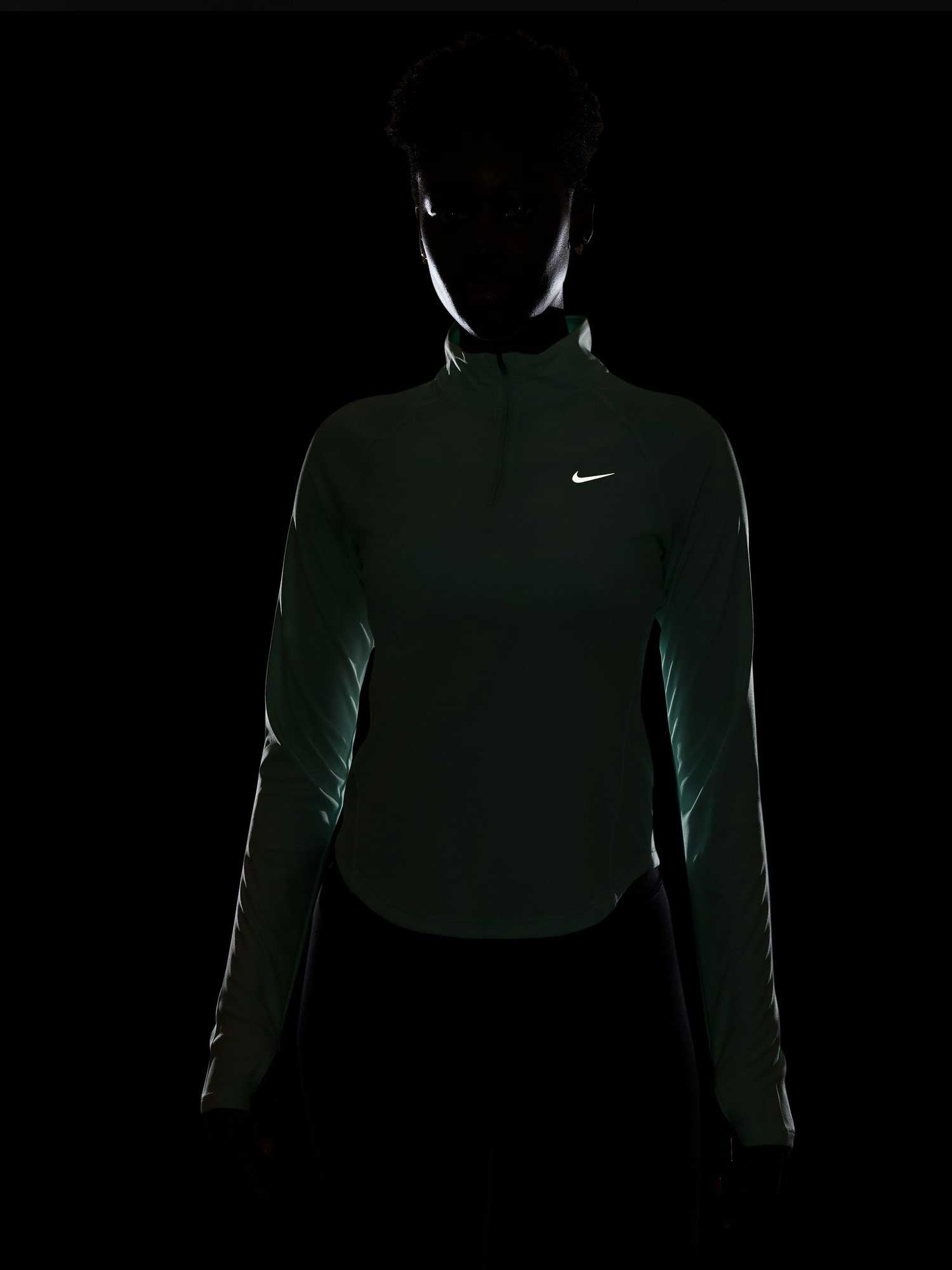 NIKE Блуза W NK TEMPO SWSH HBR DF HZ TOP