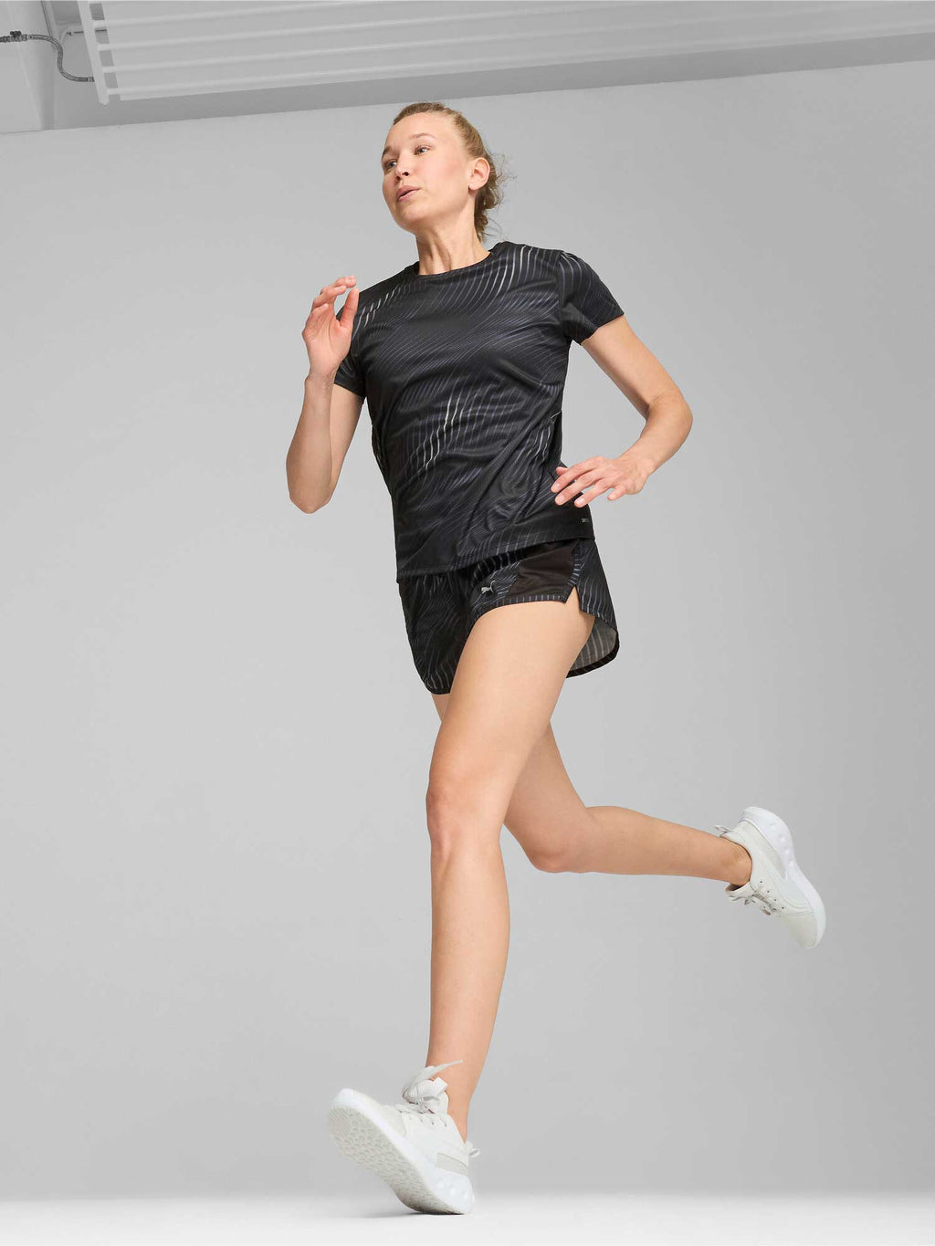 PUMA Тениска RUN FAVORITE AOP TEE W