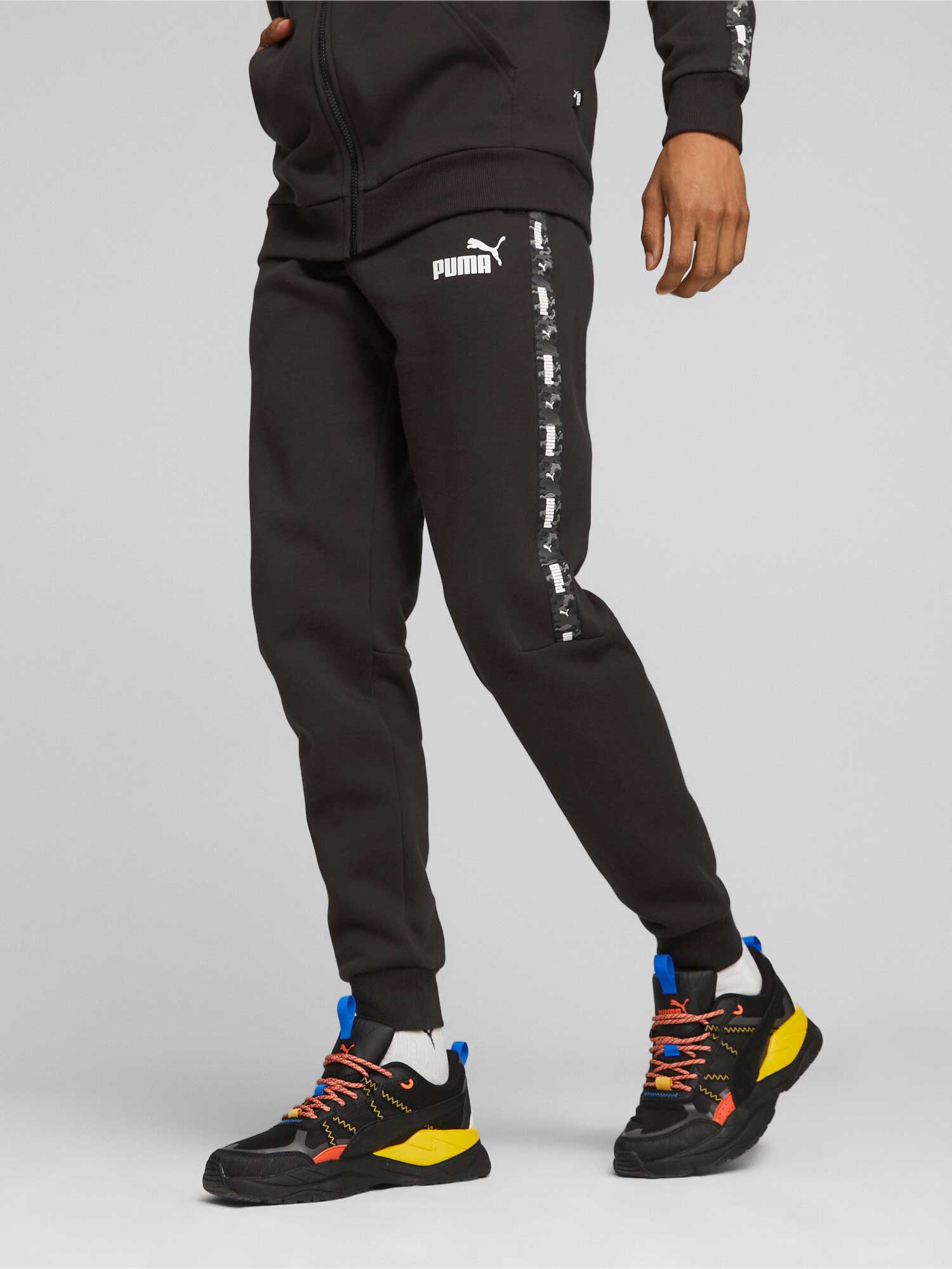 PUMA Спортно долнище ESS TAPE CAMO