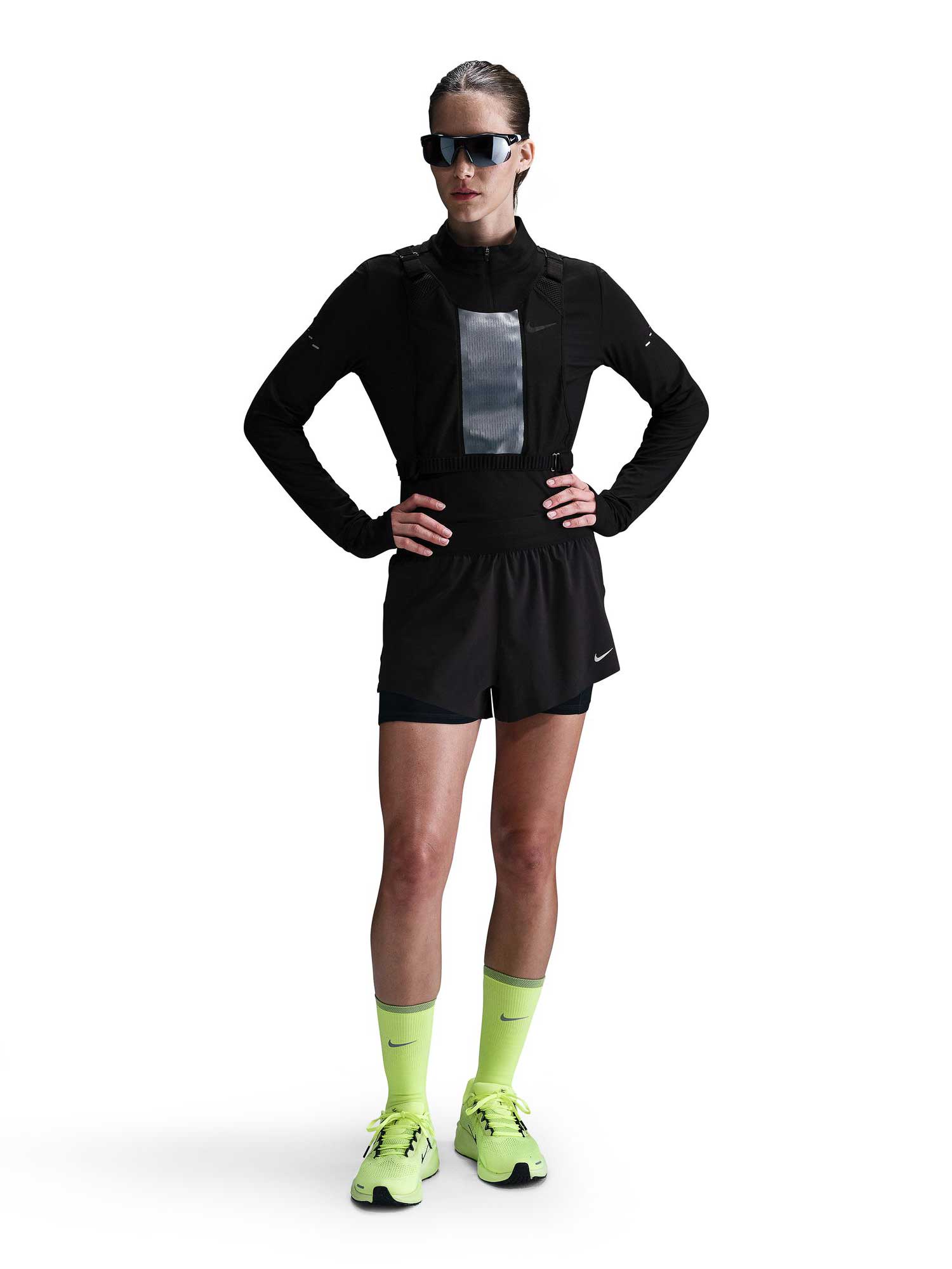 NIKE Къси панталони W NK SWIFT DF MR 2N1 SHRT