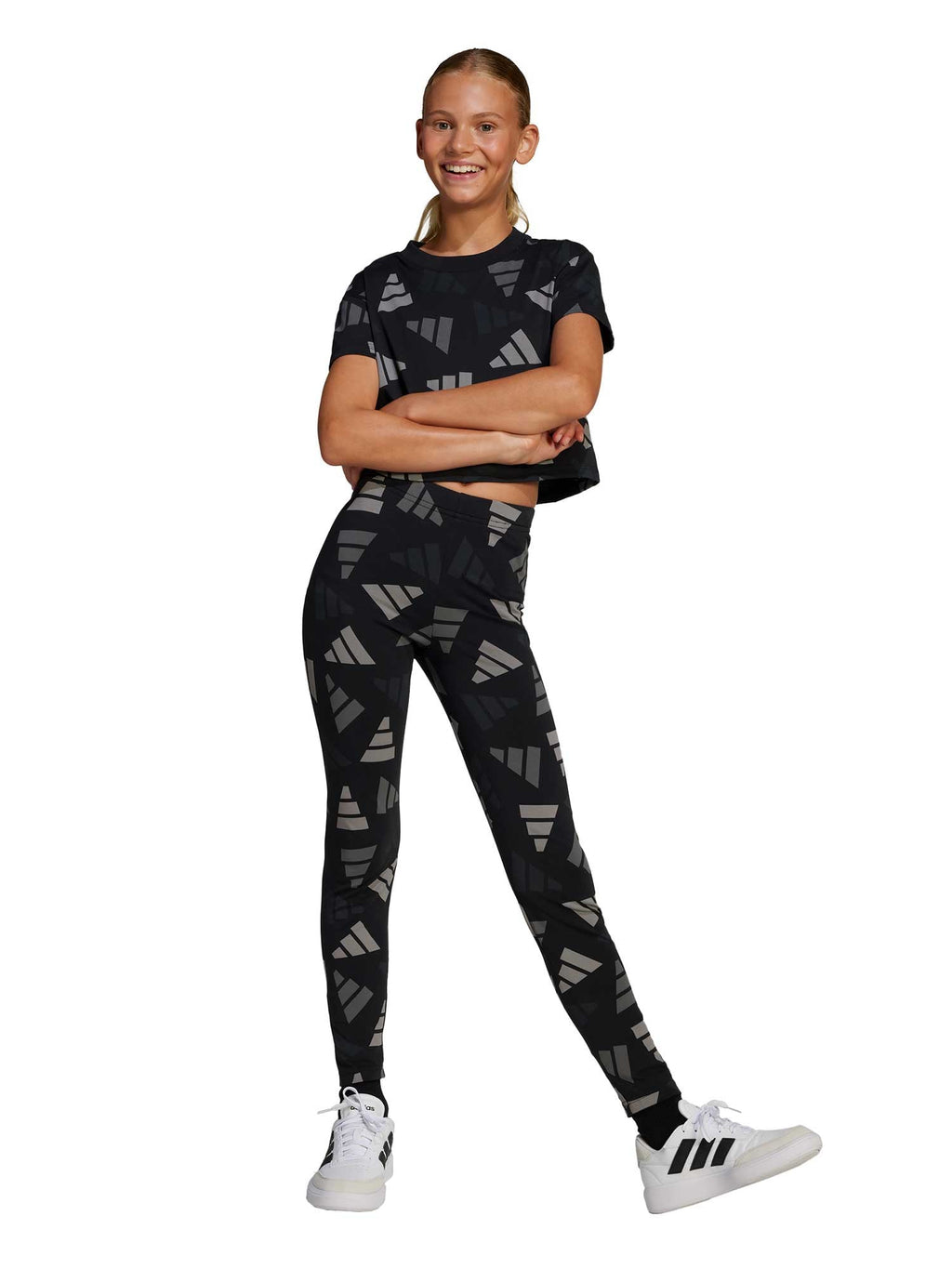 ADIDAS SPORTSWEAR Тениска Seasonal Essentials Logo Celebration Crop