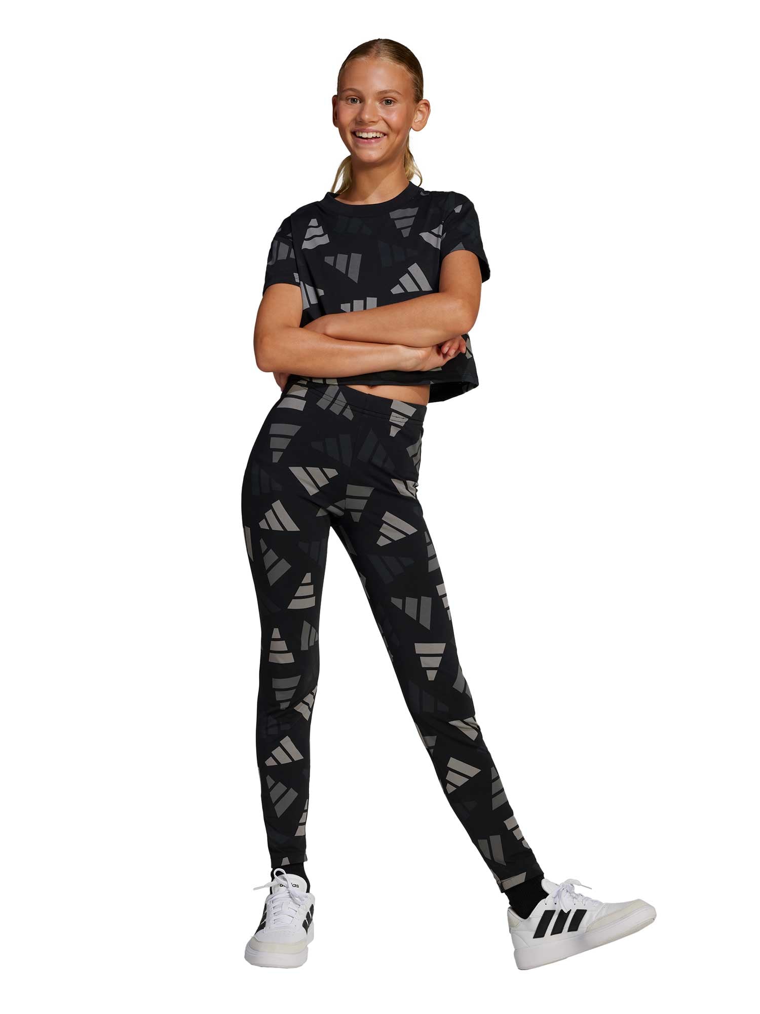 ADIDAS SPORTSWEAR Тениска Seasonal Essentials Logo Celebration Crop